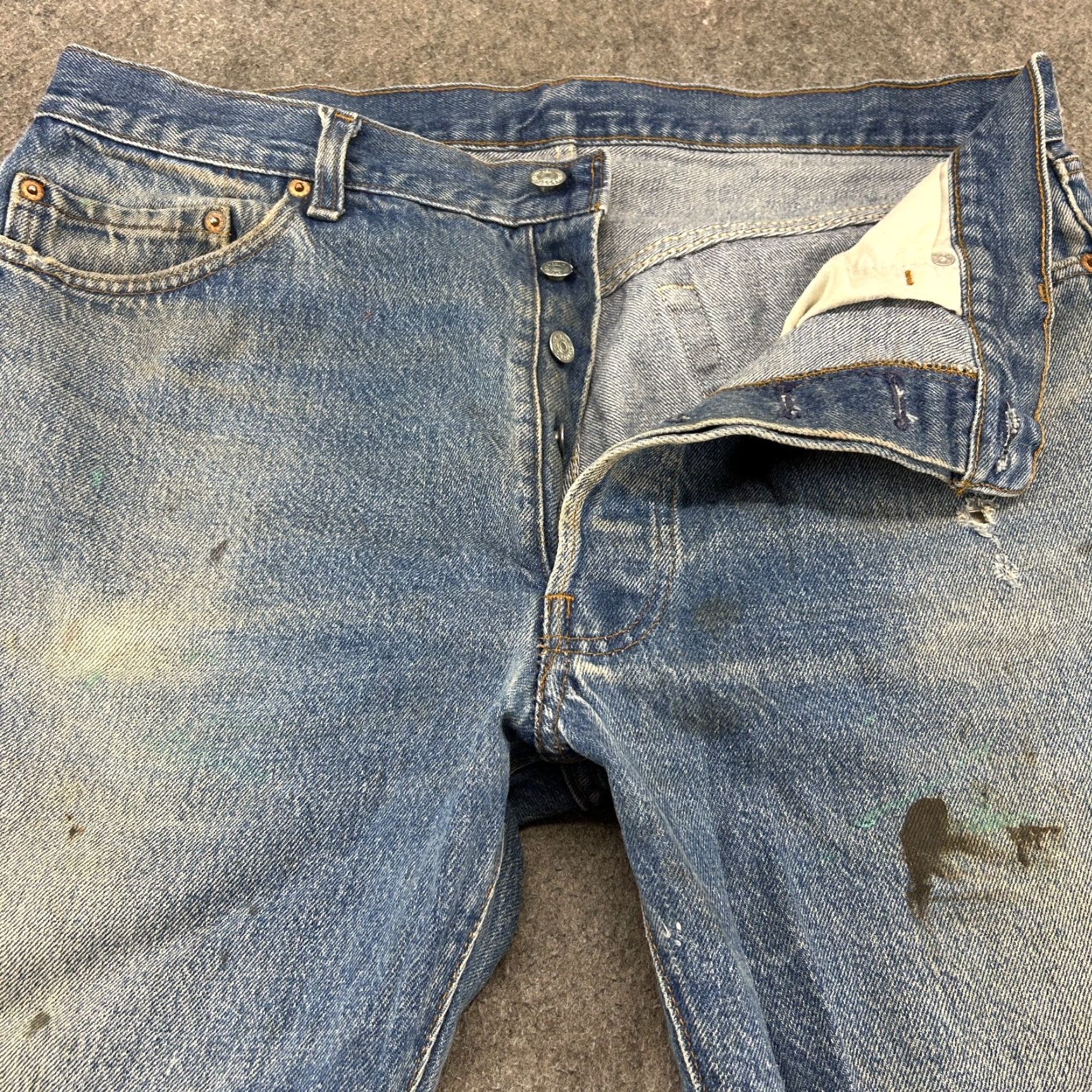 Levi's VINTAGE Levi's 501 Jeans Mens 38 Regular Straight Blue 90s Distressed 32 Inseam USA 80s Size US 38 / EU 54 - 2 Thumbnail