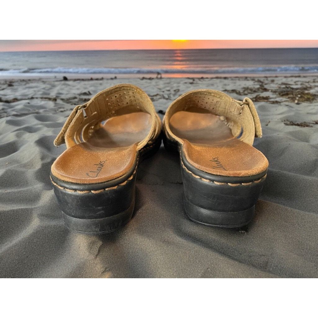 Clarks Clarks Sandals Shoes Slip-On's Flats Beige Leather Size 6.5 Size US 6.5 / IT 36.5 - 4 Thumbnail