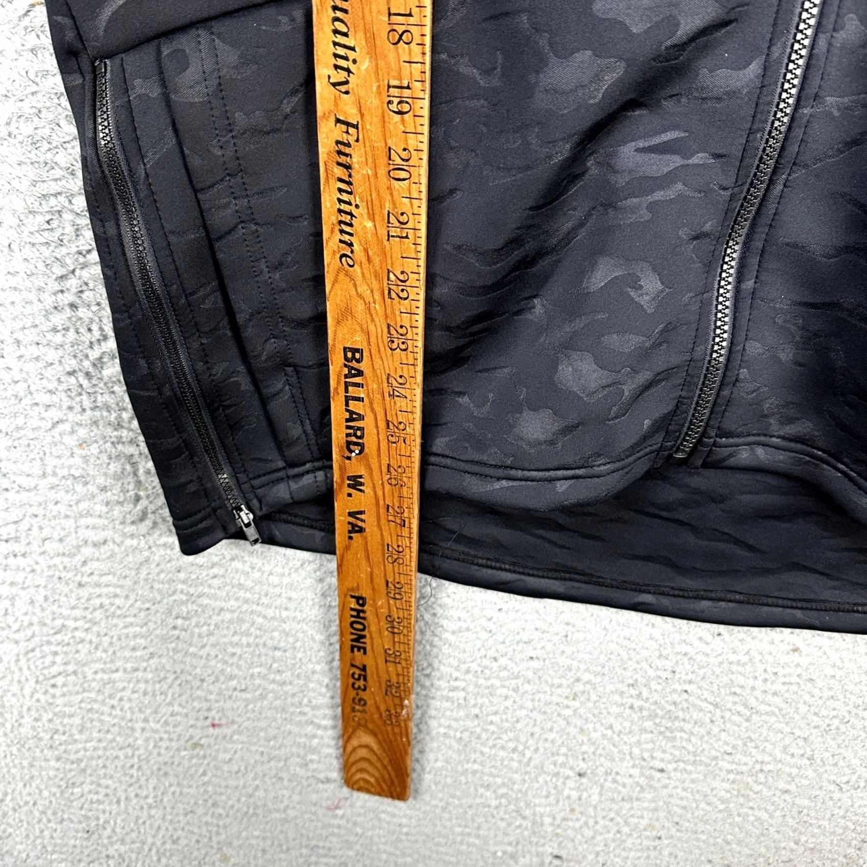 Fabletics Fabletics Hoodie Mens L Black Jacket Full Zip Camo Pocket Drawstring Stretch Size US L / EU 52-54 / 3 - 7 Thumbnail
