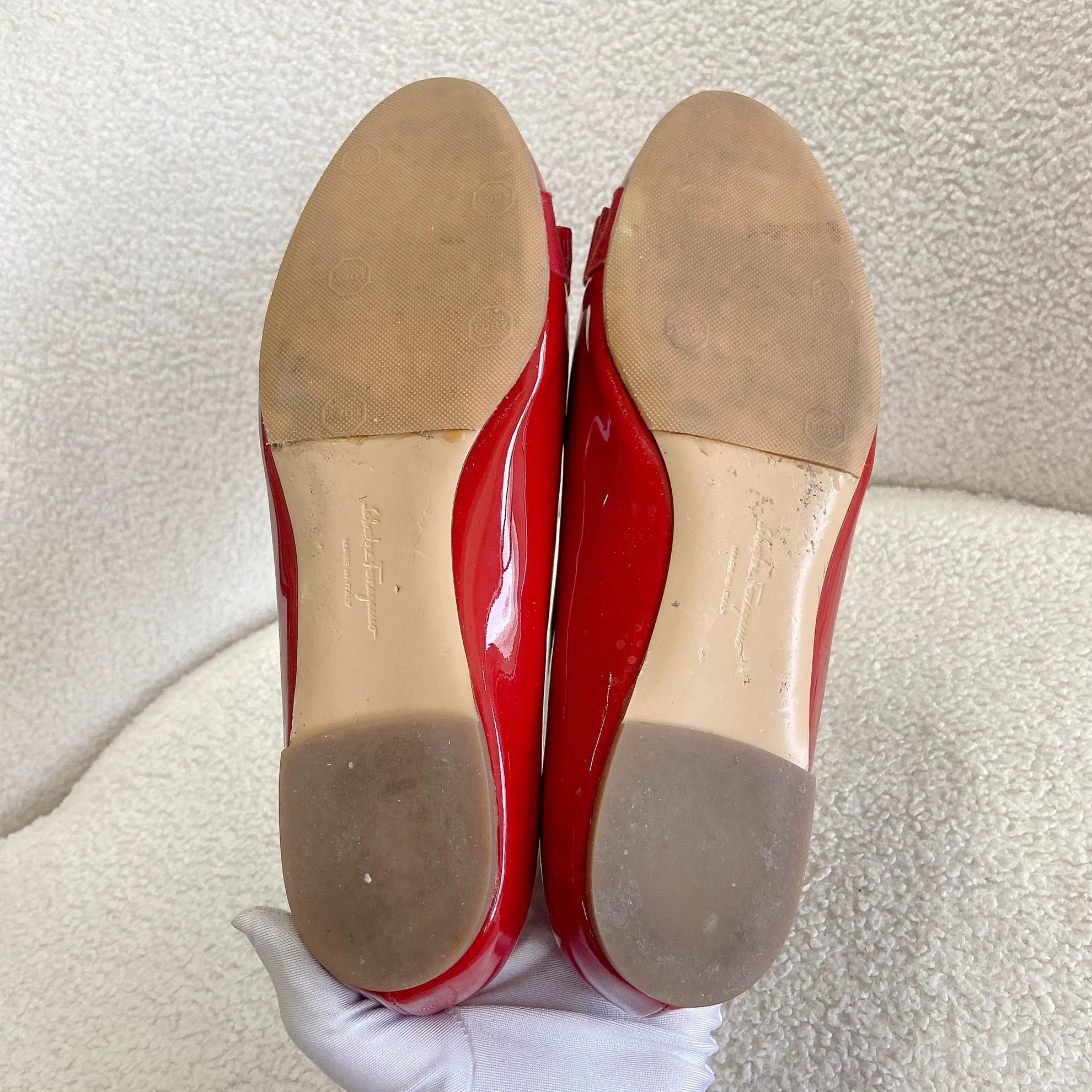 Salvatore Ferragamo Ferragamo Red Patent Leather Flats 37.5 0991 Size US 7 / IT 37 - 4 Thumbnail