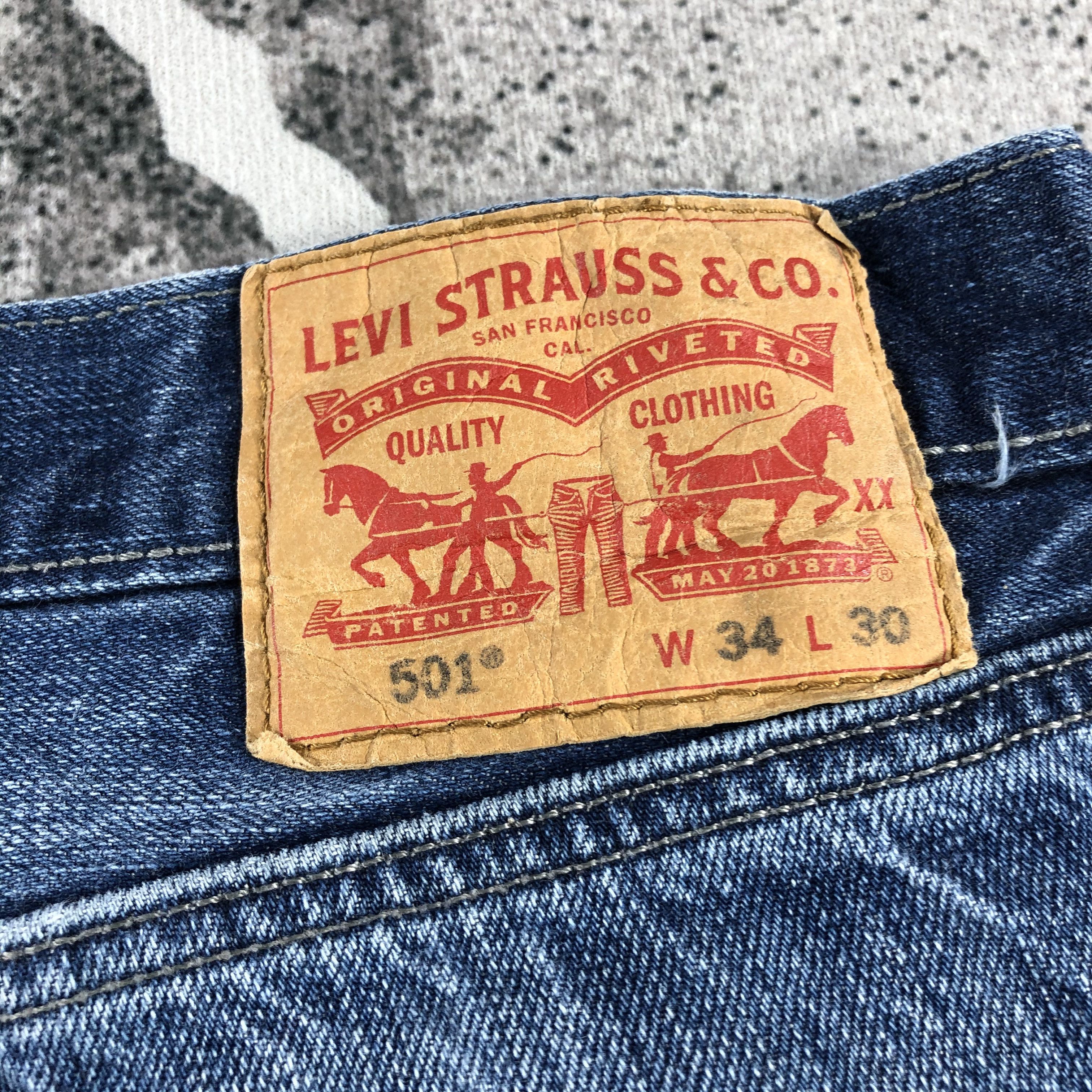 Levi's Vintage 501 Jeans Blue Wash Denim KJ941 Size US 34 / EU 50 - 5 Thumbnail