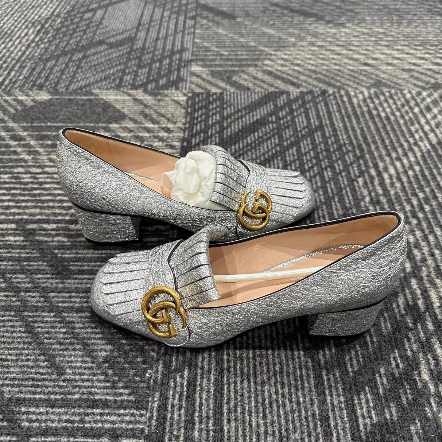 Gucci Gucci Women's Silver Tassel Heels 36.5 Size US 6 / IT 36 - 4 Thumbnail