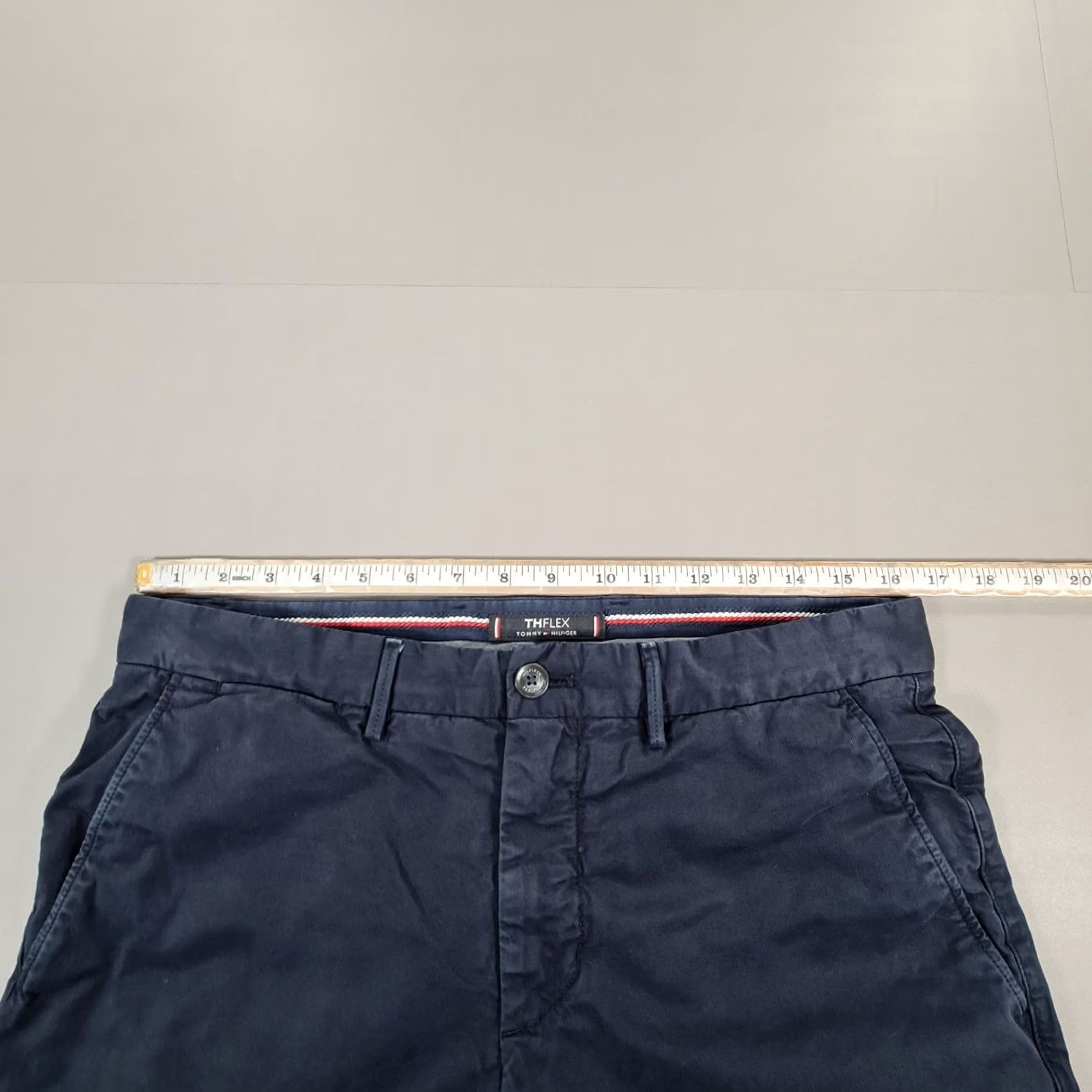 Tommy Hilfiger VINTAGE Tommy Hilfiger Mens Chino Trousers Navy Blue W33 L32 Hampton Slim Stretch Pants Size US 33 - 7 Thumbnail