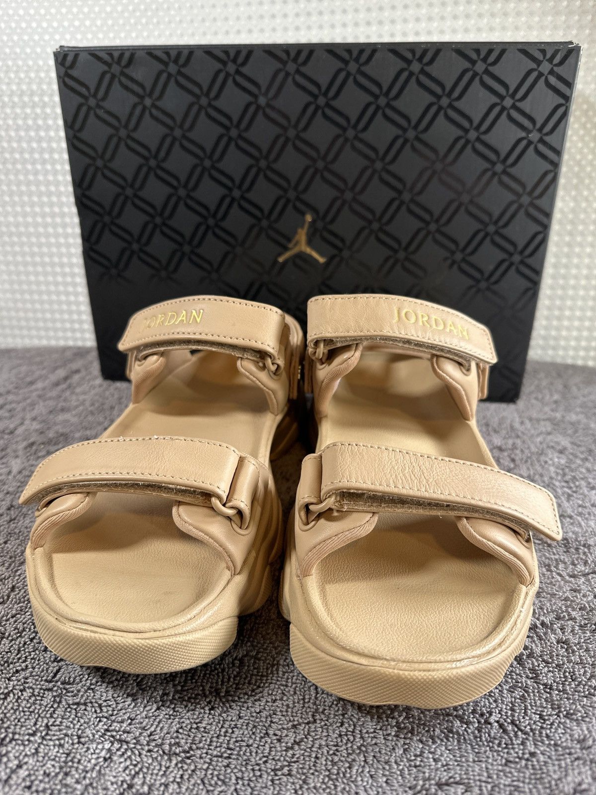 Jordan Brand Jordan Deja Legend Medium Brown Metallic Gold (Women's) Size US 7 / IT 37 - 6 Thumbnail