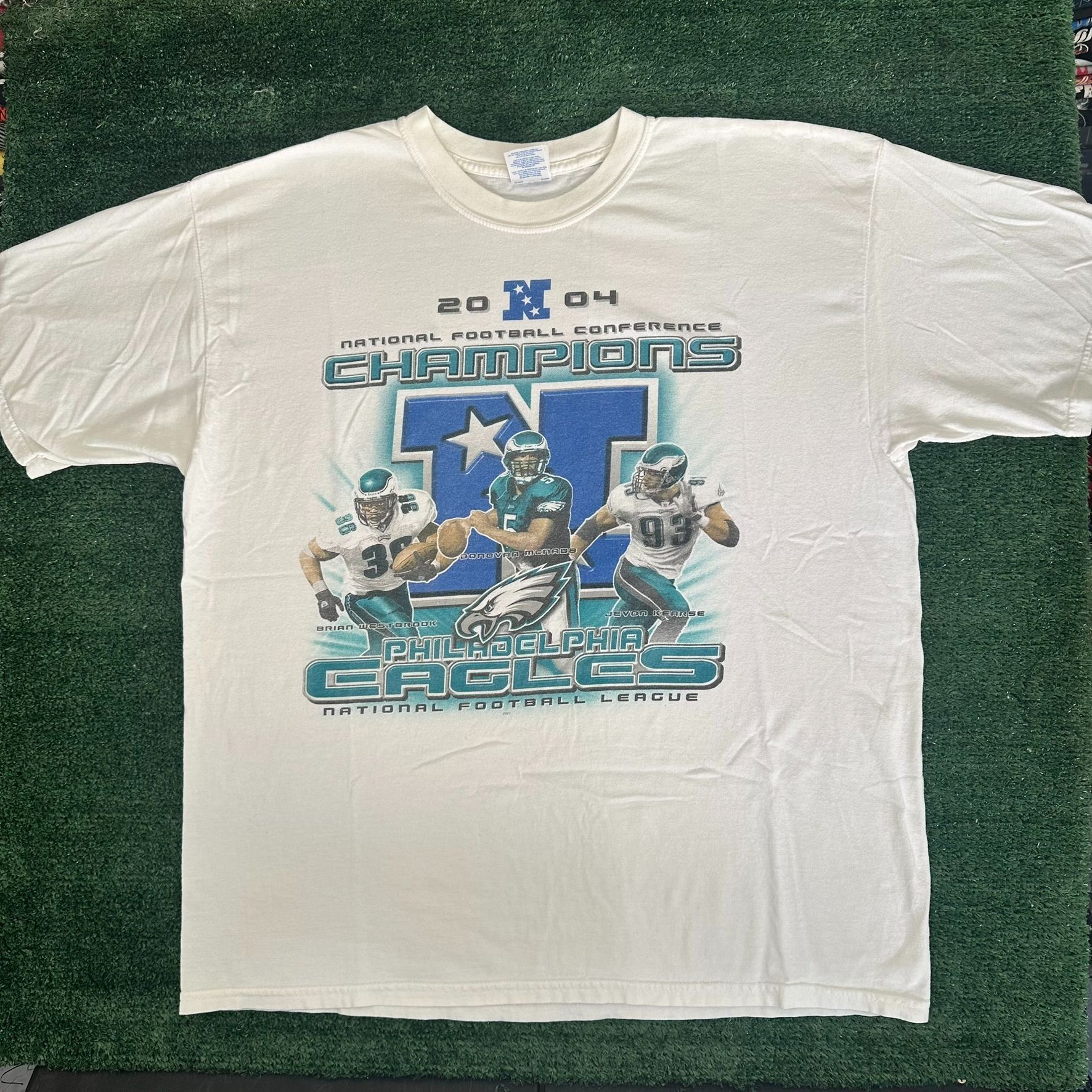 Vintage Vintage Y2K Philadelphia Eagles T-Shirt Donovan McNabb 2004 Size US XL / EU 56 / 4 - 1 Thumbnail