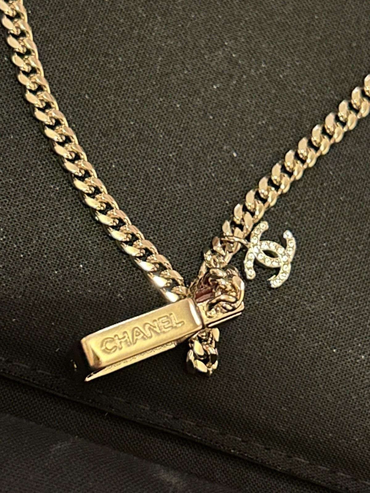 Chanel Chanel Crystal Purse with Red Cap Bottle Necklace Size ONE SIZE - 15 Thumbnail