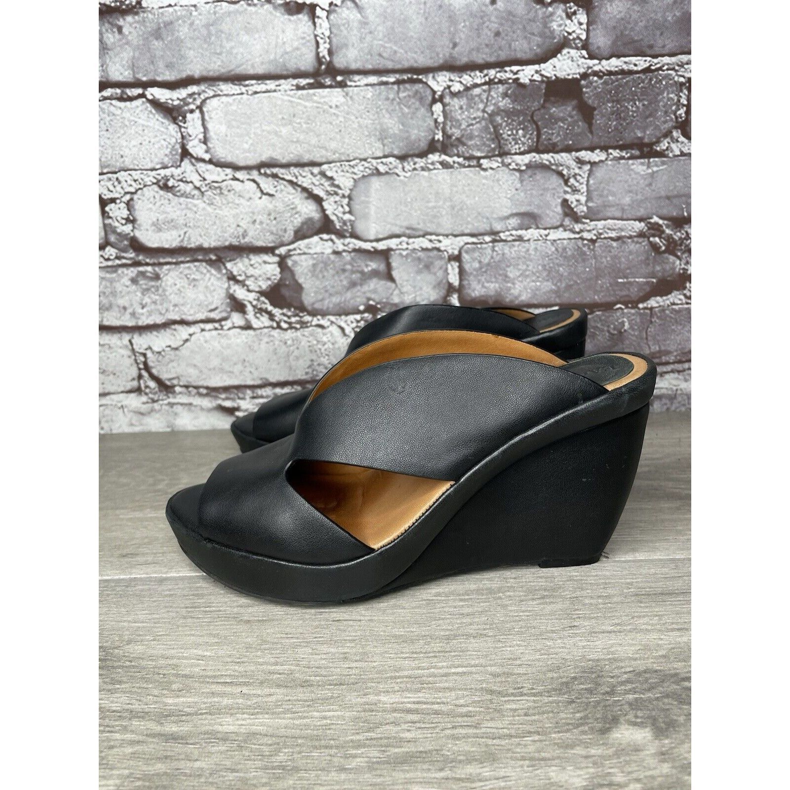 Other L'Amour Des Pieds Black Leather Strappy Wedge Open Toe Sanda Size US 7 / IT 37 - 1 Thumbnail