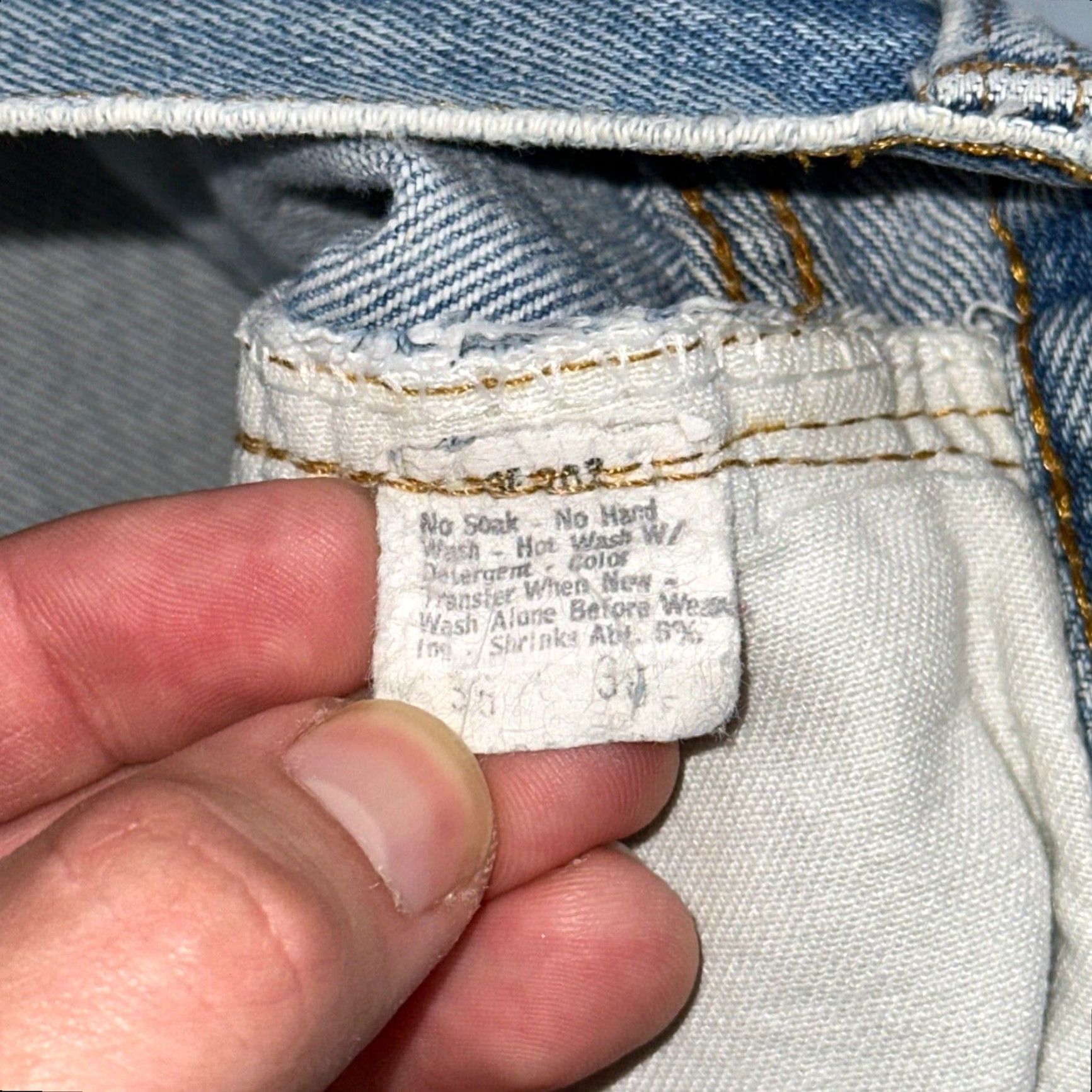 Levi's VINTAGE Levi's 501 Jeans Mens Regular 36x30 Blue Cotton Denim Distressed 80s USA Redline Selvedge Thrashed 36x30 Act 33x26 Size US 36 / EU 52 - 5 Thumbnail