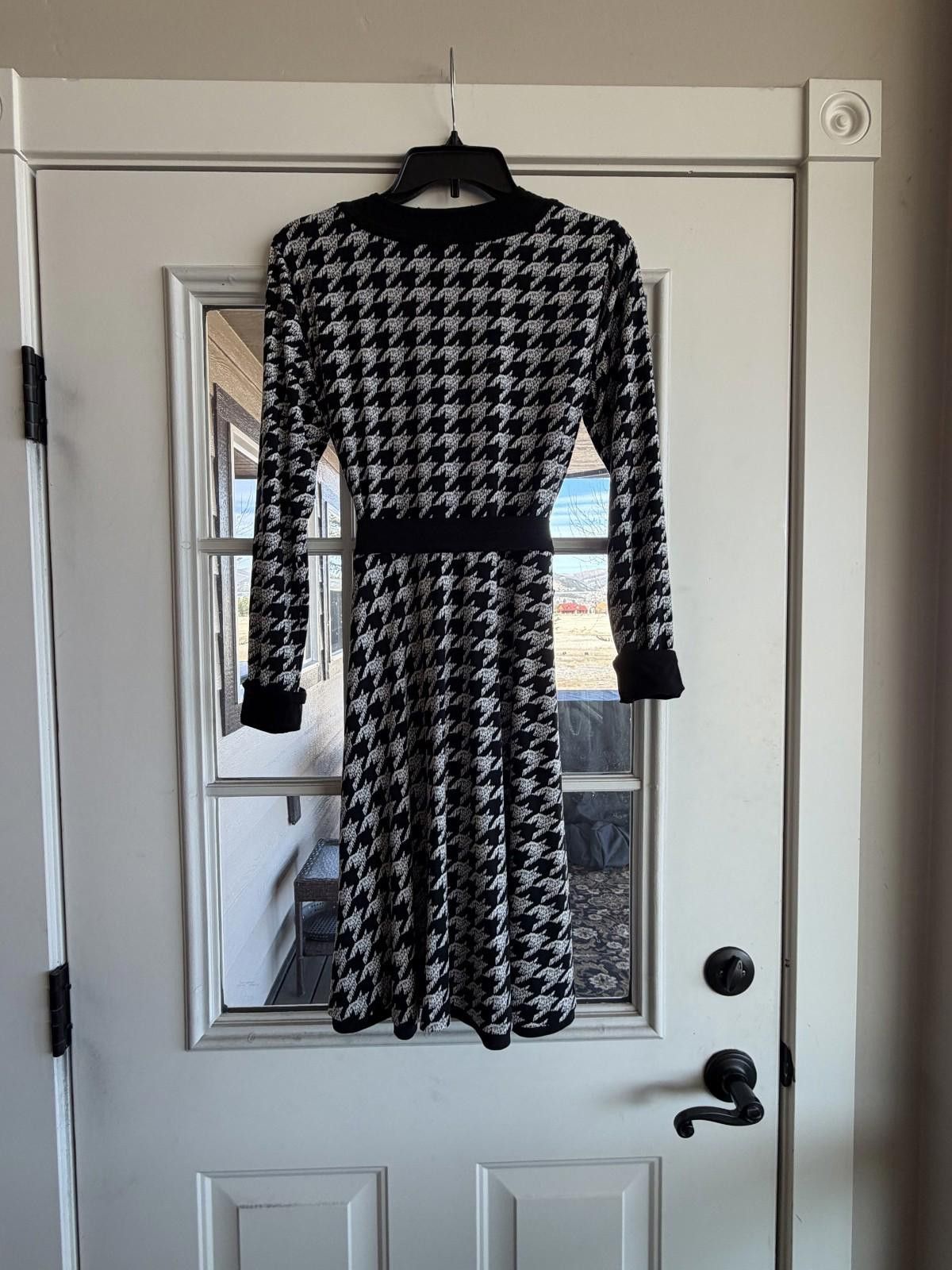 Other WHBM Bold Houndstooth Reversible Faux Wrap Belted Dress 6 Size M / US 6-8 / IT 42-44 - 8 Thumbnail