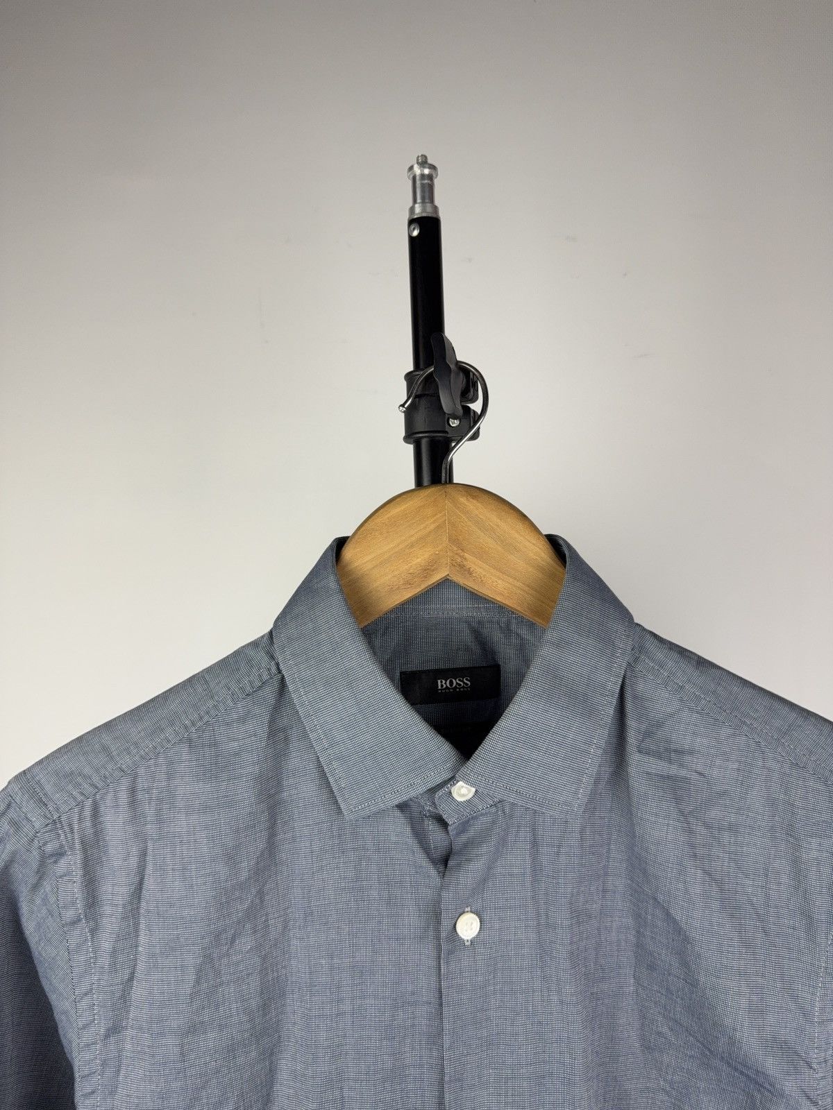 Hugo Boss Luxury Designer Hugo Boss Sharp Fit long sleeve Shirt Size US S / EU 44-46 / 1 - 3 Thumbnail
