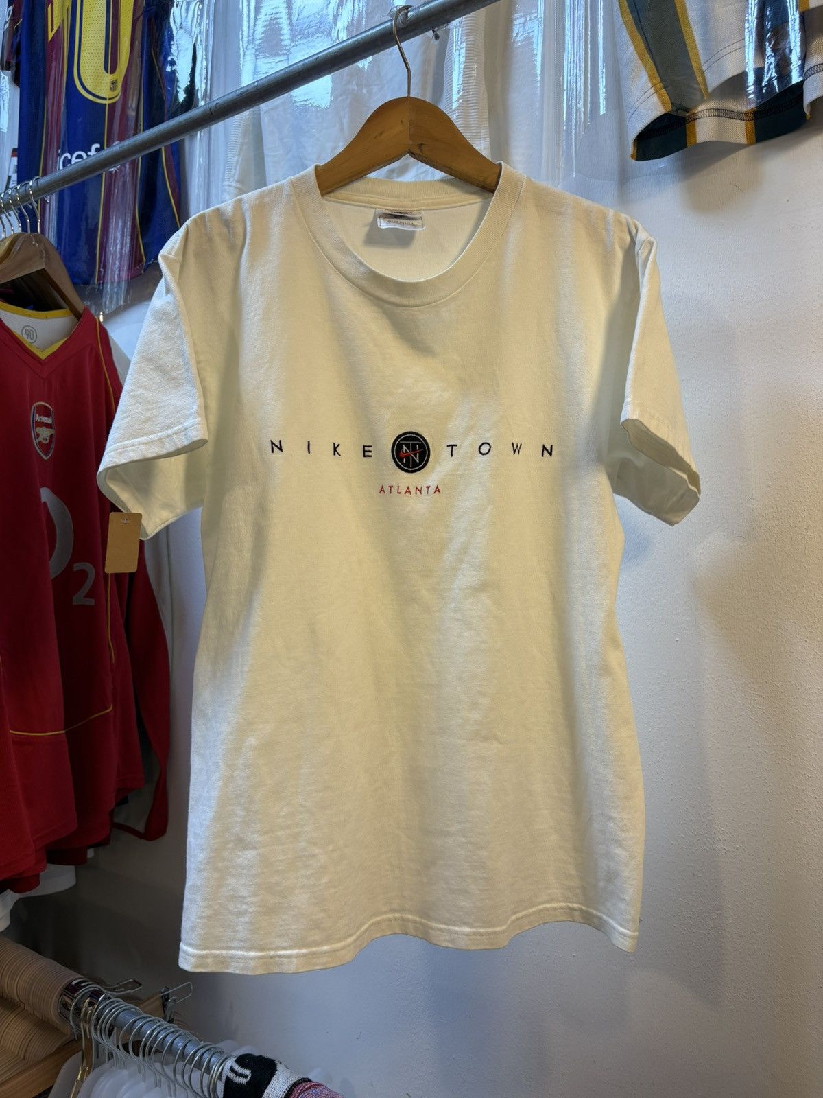 Nike Vintage Nike Town USA T-Shirt Size US S / EU 44-46 / 1 - 1 Thumbnail