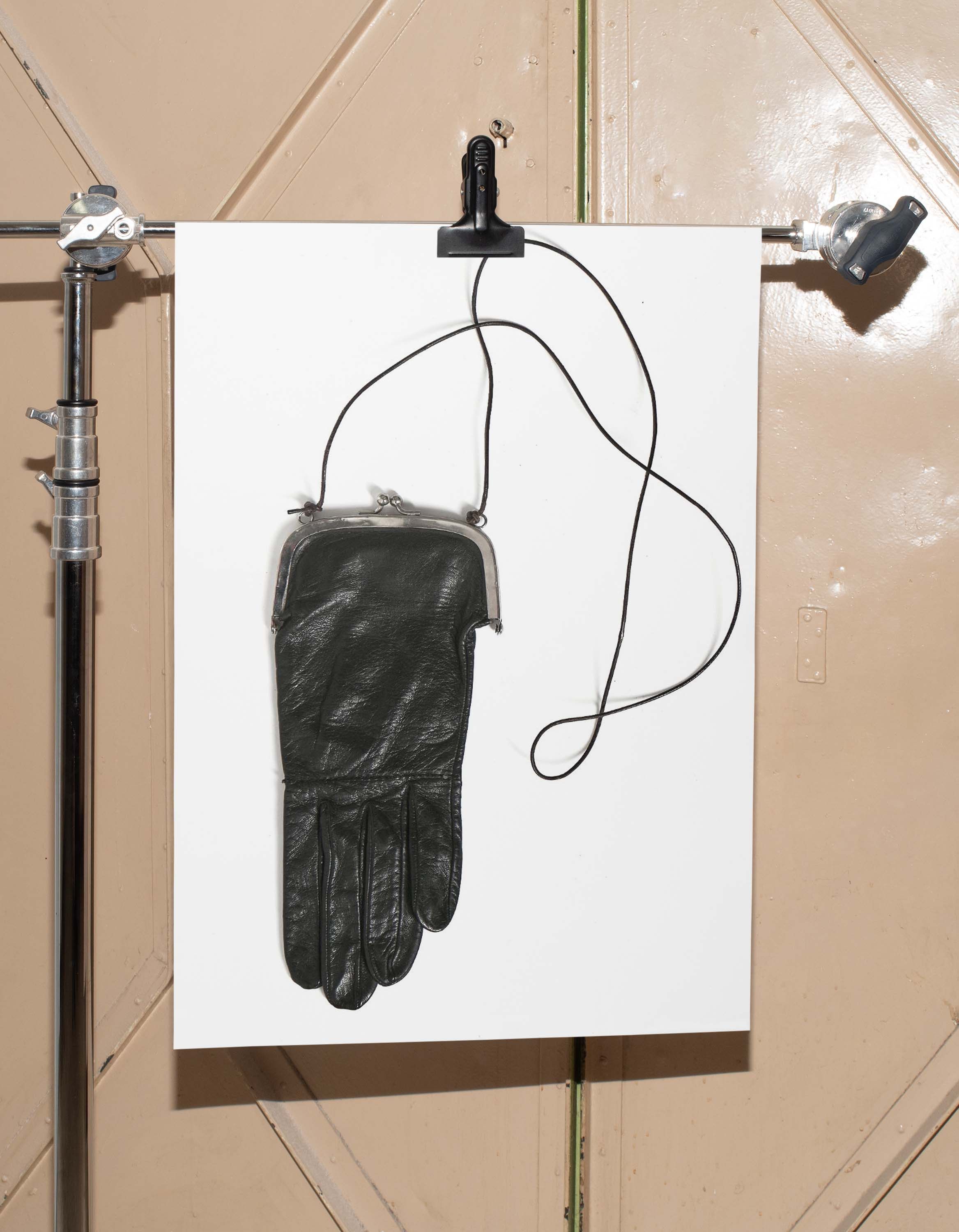 Maison Margiela Maison Margiela Gloves Bag Tabi Poster Gift Vintage Book Size ONE SIZE - 3 Thumbnail