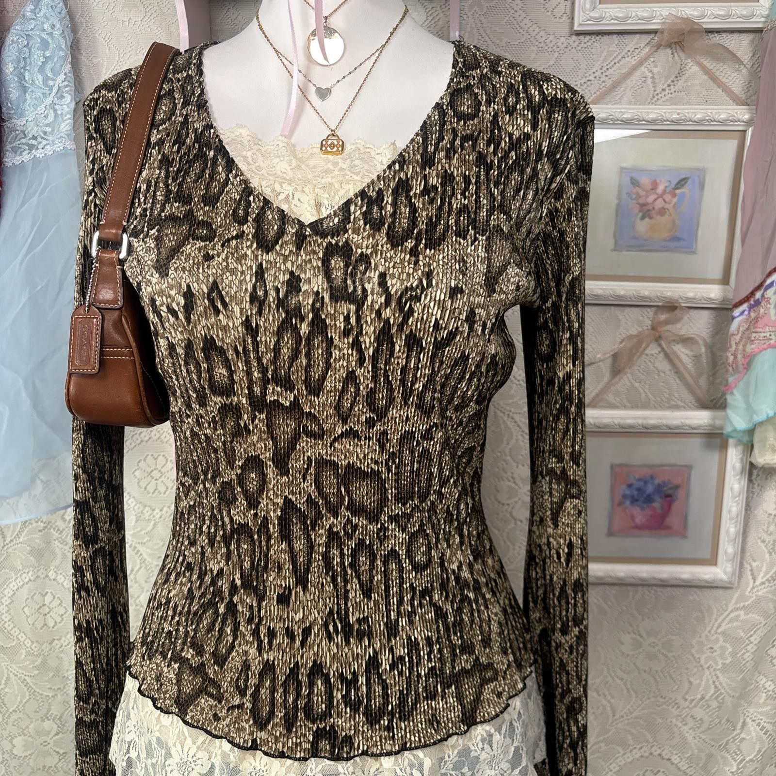 Other y2k cheetah print ruched ruffle blouse Size S / US 4 / IT 40 - 4 Thumbnail