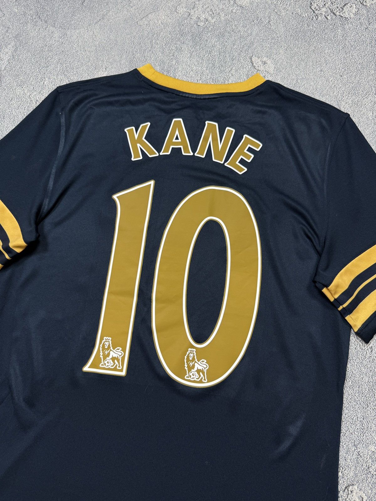 Nike Under Urmour Tottenham 10 KANE jersey t shirt tee Size US S / EU 44-46 / 1 - 8 Thumbnail
