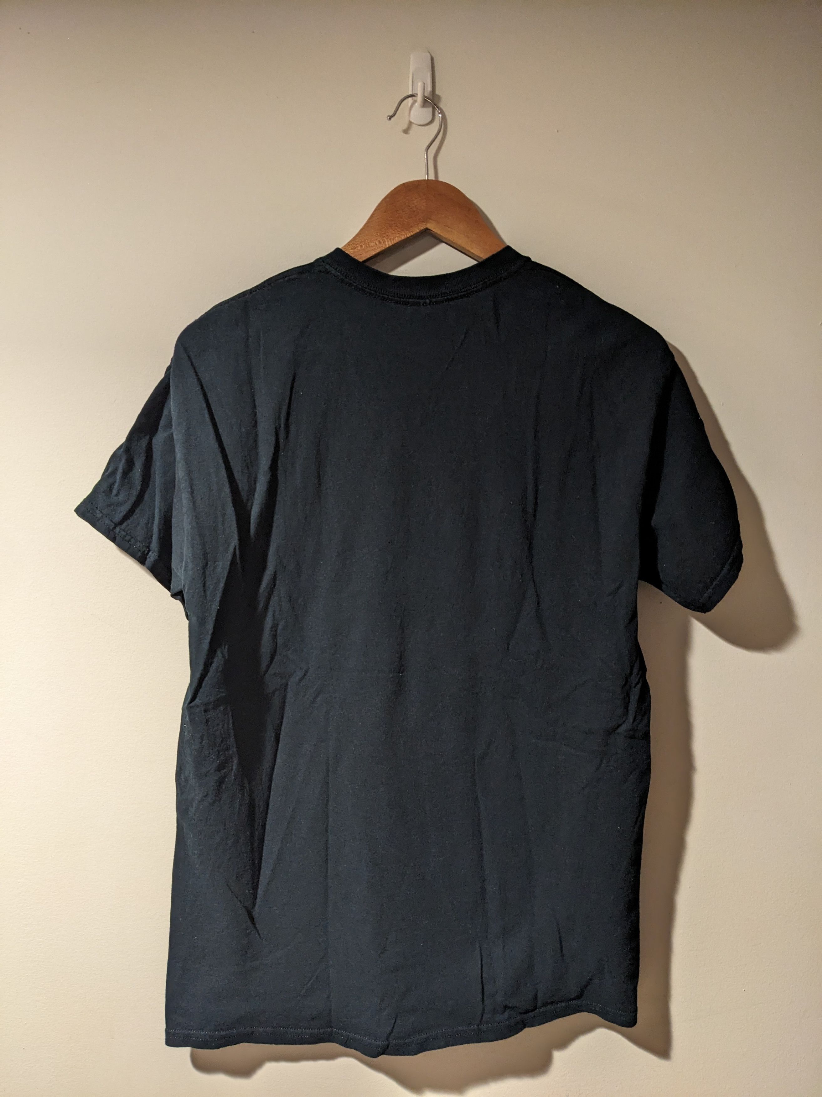 Arts & Science Vintage Y2K Wolf Animal Nature Black Medium T-Shirt Size US M / EU 48-50 / 2 - 4 Thumbnail