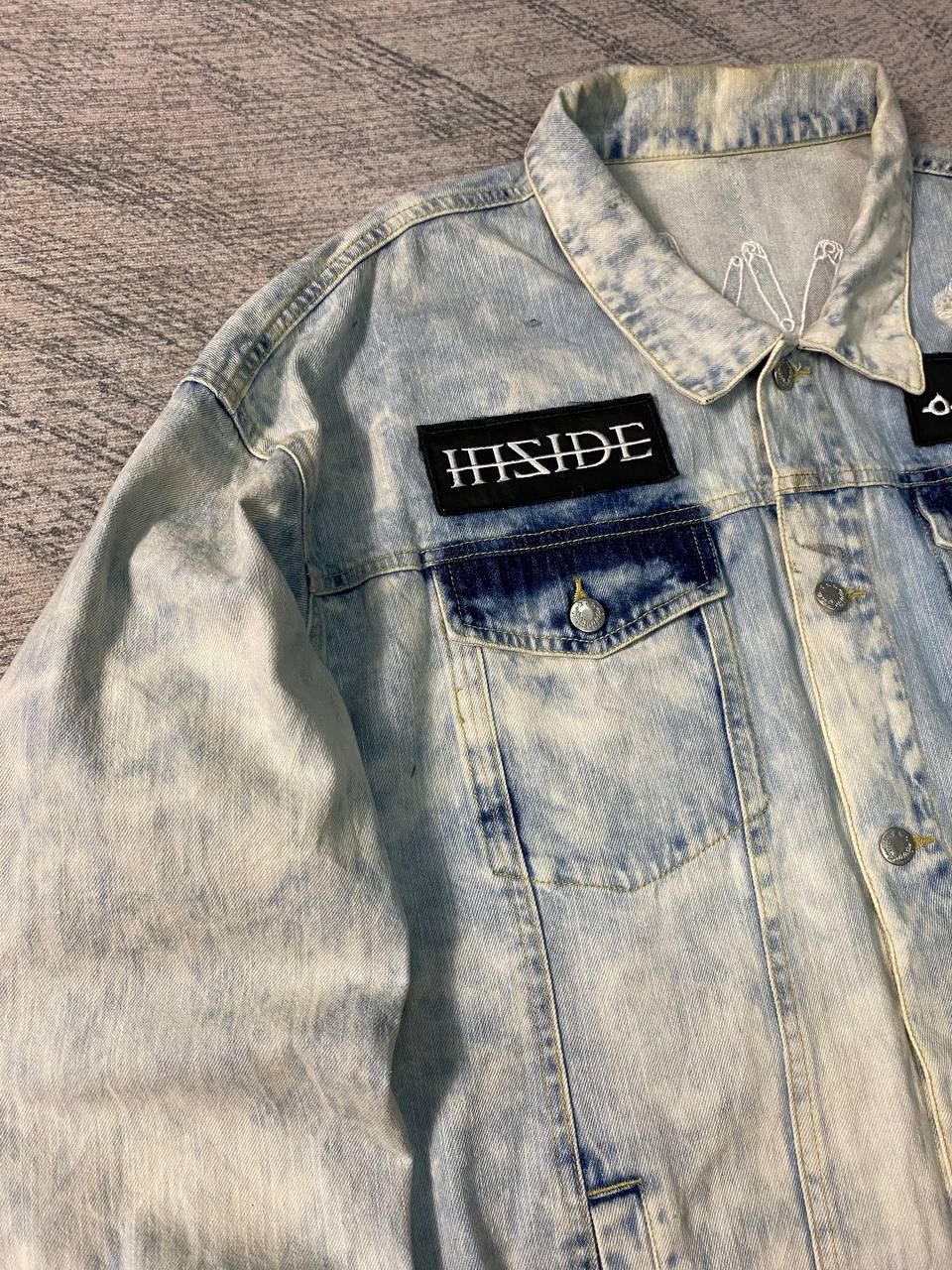Japanese Brand Koda Kumi Live Tour 2017 W FACE Distressed Denim Jacket Size US L / EU 52-54 / 3 - 5 Thumbnail