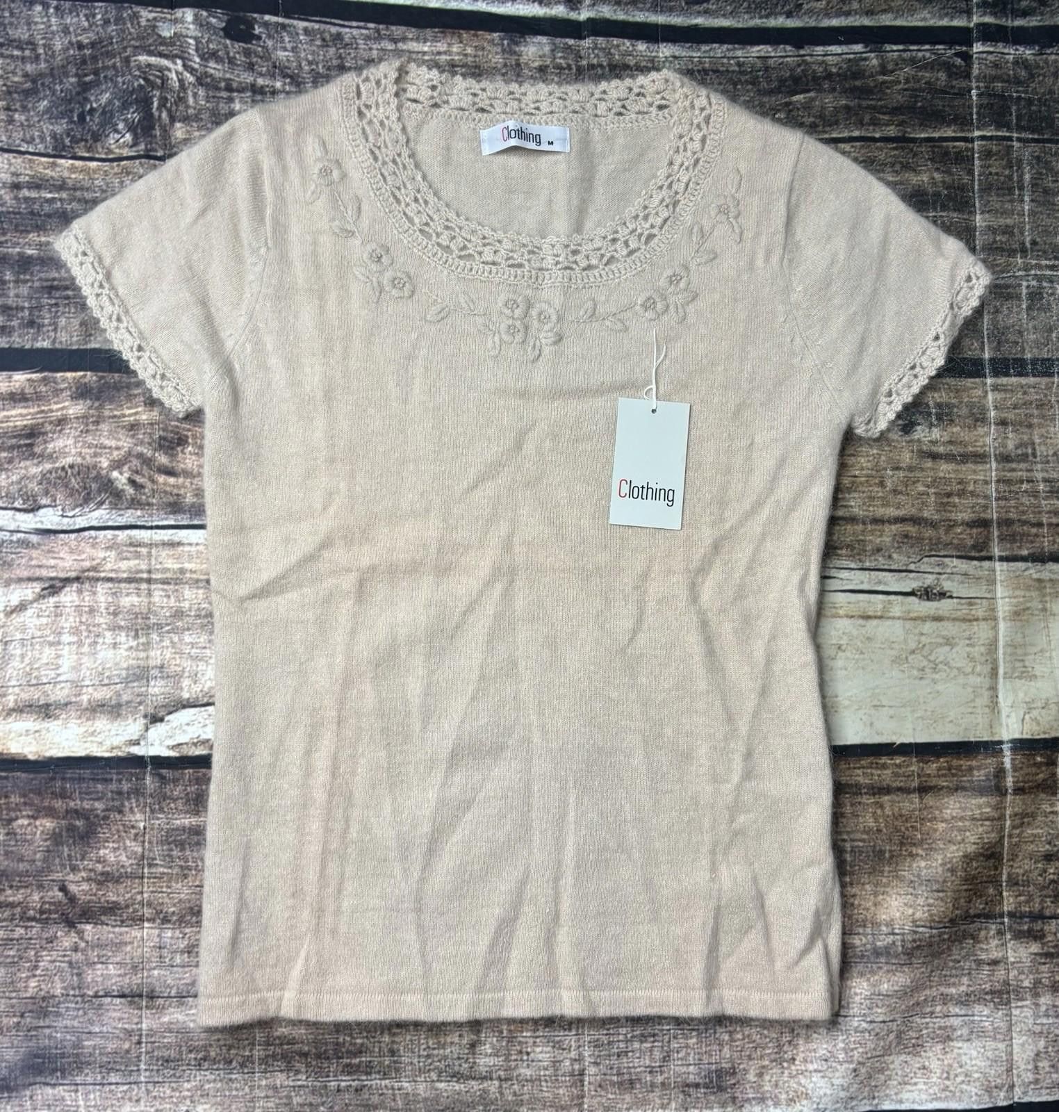 The Unbranded Brand VTG Wool Angora Top Women's Small Embroidered Short Sleeve Size S / US 4 / IT 40 - 1 Thumbnail