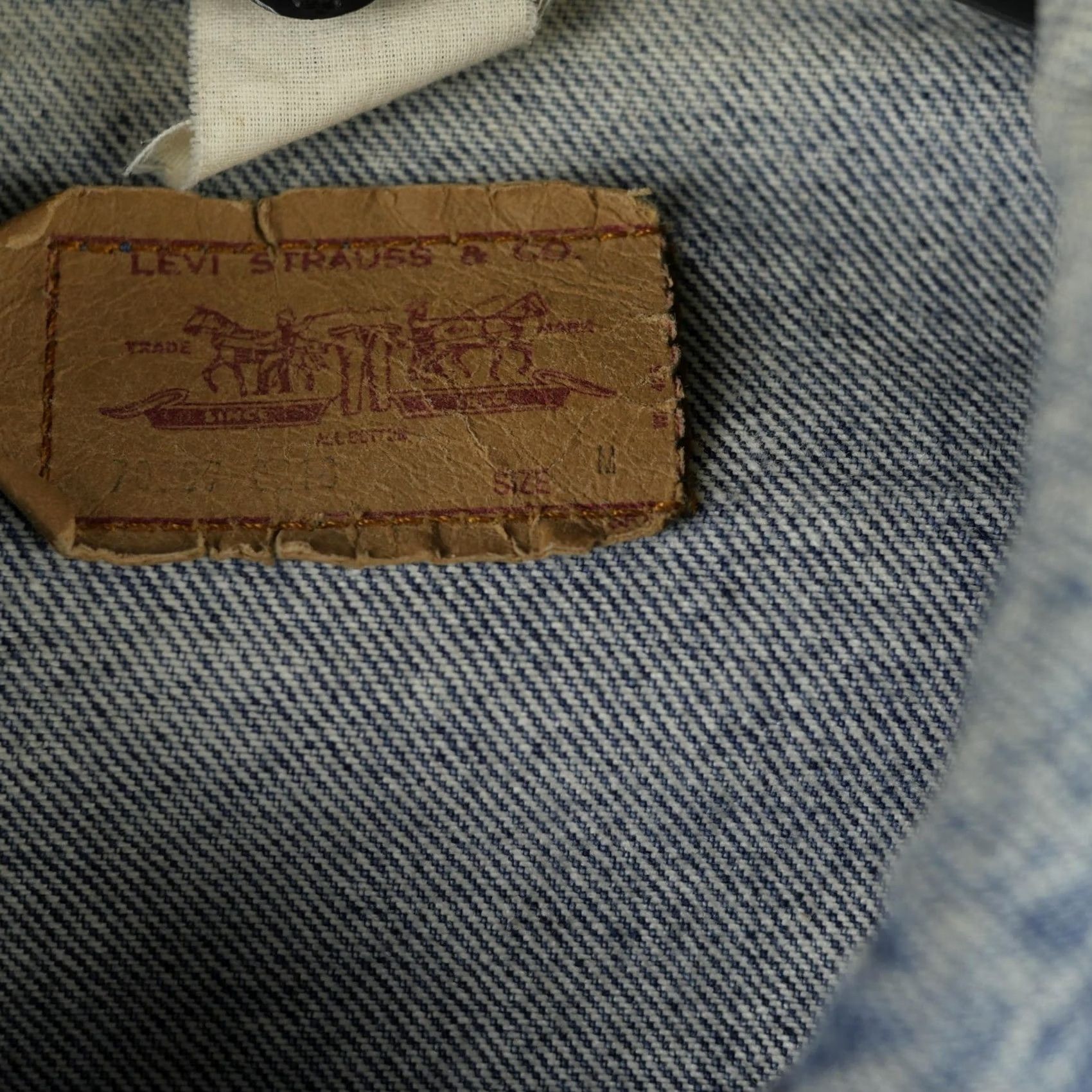 Levi's VINTAGE Levi's Jacket Mens M Blue Denim Southwestern Aztec Bomber Trucker 90 Size US M / EU 48-50 / 2 - 4 Thumbnail