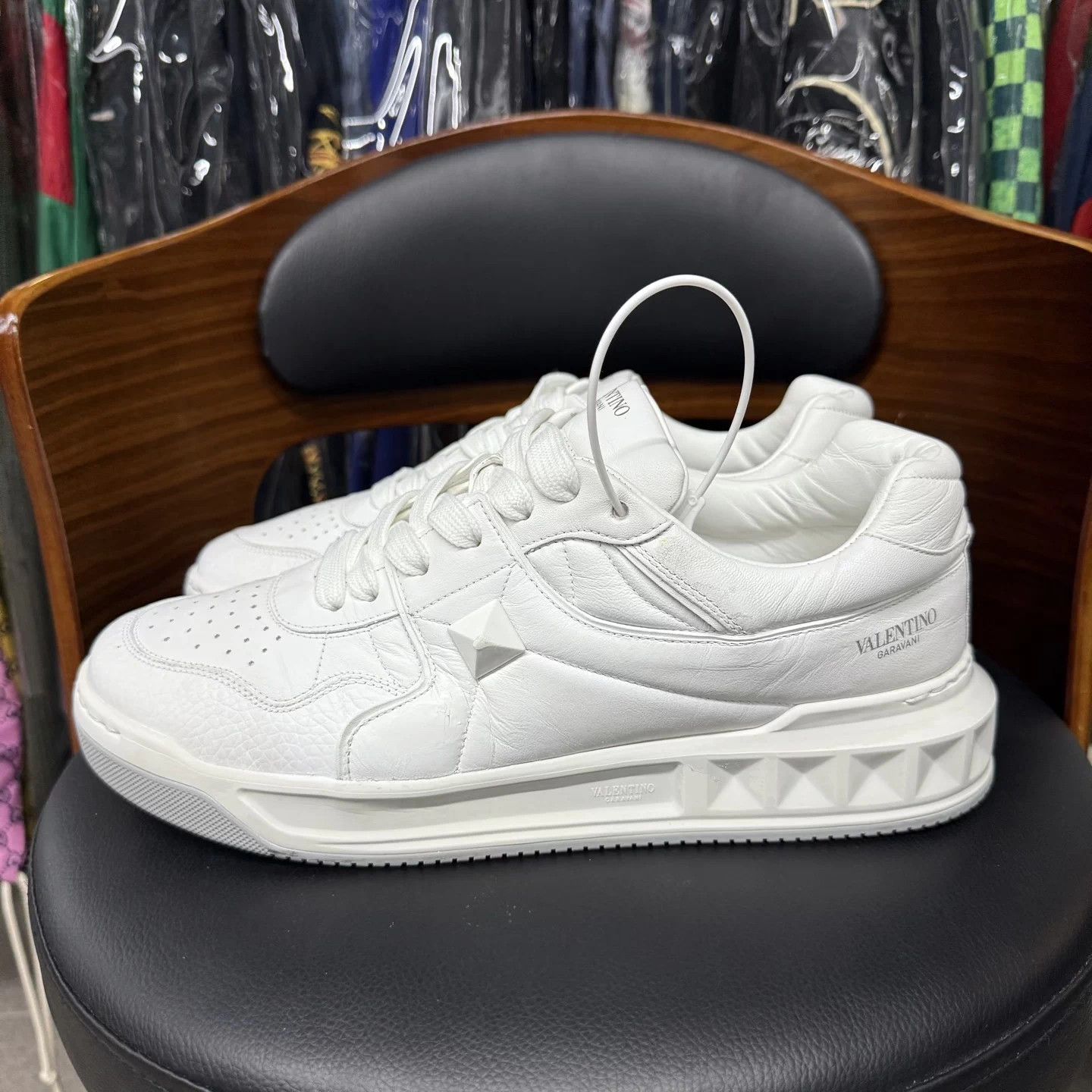 Valentino Valentino Garavani One Stud White 43 Good Size US 10 / EU 43 - 6 Thumbnail