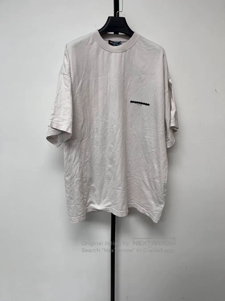 Balenciaga Balenciaga Solid Color Letter Logo Printed Loose Round Nec Size L / US 10 / IT 46 - 1 Thumbnail