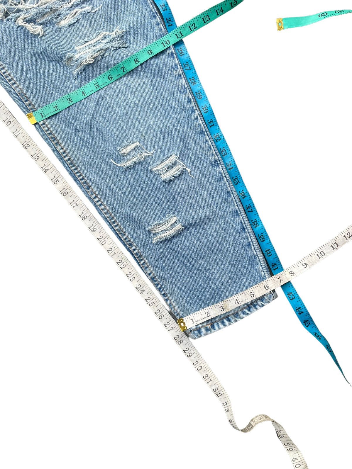 Levi's × Vintage Vintage Levis 550 Distresed Denim Size US 33 - 19 Thumbnail