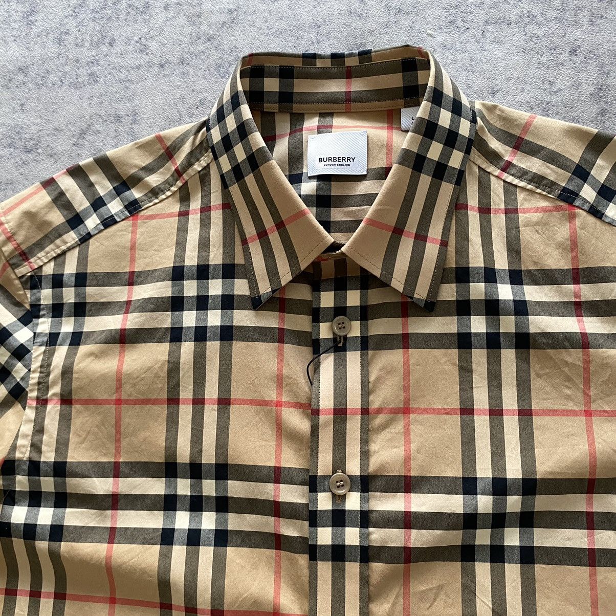 Burberry Burberry check short-sleeve shirt Size US L / EU 52-54 / 3 - 6 Thumbnail