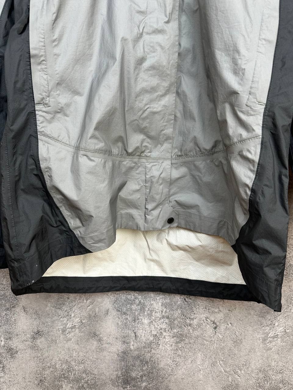 Montane Montane Nylon Windbreaker Jacket Hood Waterproof Long Size L / US 10 / IT 46 - 7 Thumbnail