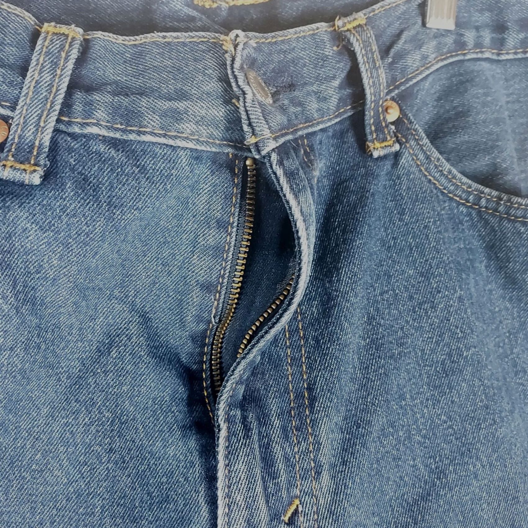 Levi's Levi's 505 Jeans Mens 36x30 Blue Denim Straight Leg Vintage Style Regular Fit 5-Pocket Size US 36 / EU 52 - 4 Thumbnail