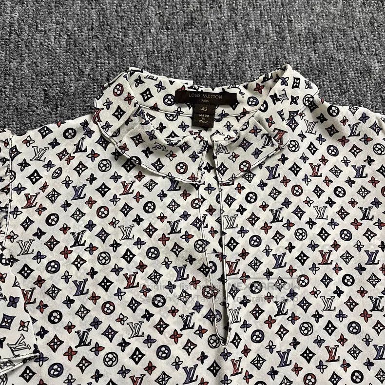 Louis Vuitton Full logo short sleeves