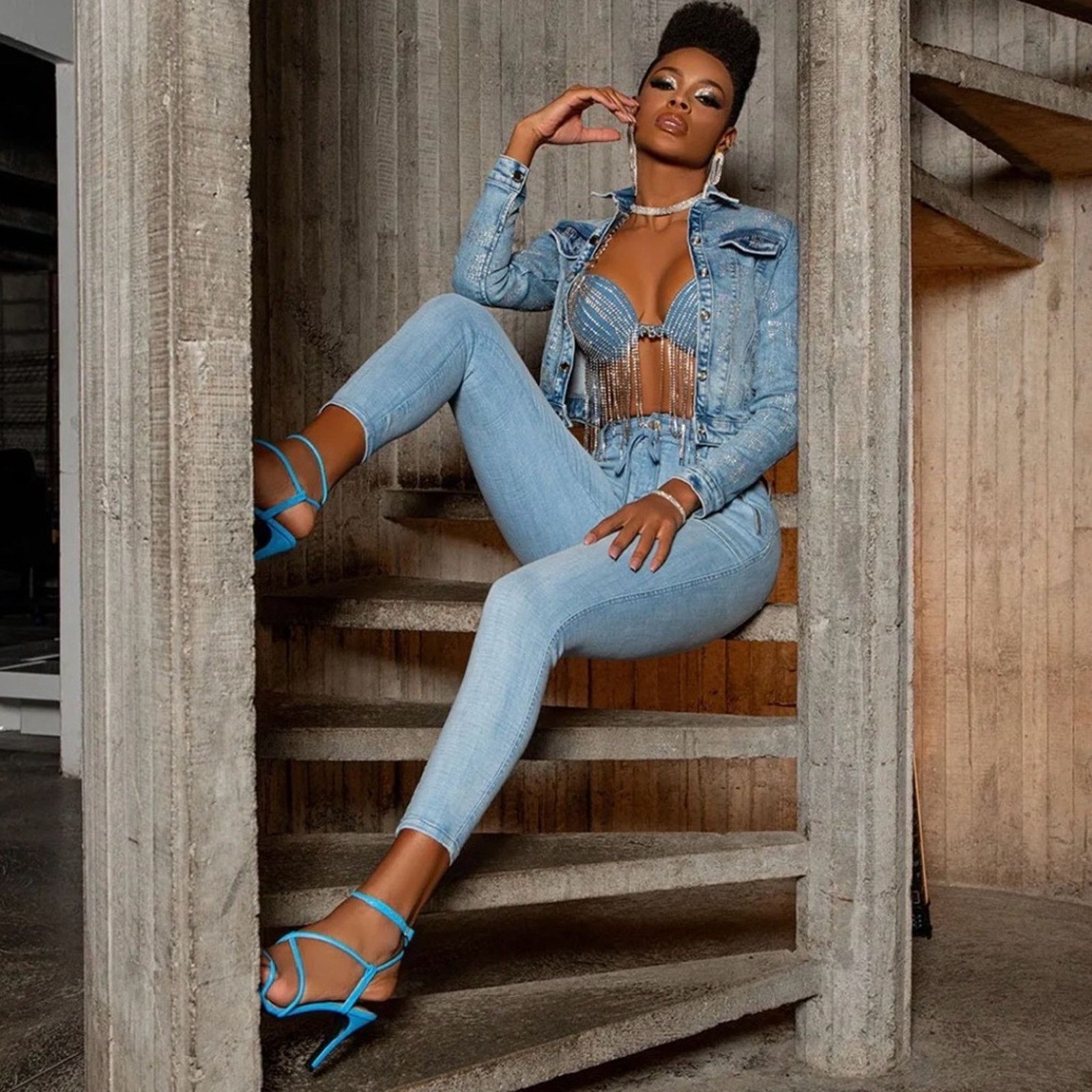 Other New Y2K Pitbull Buttlifting Light Blue Jeans.98% cotton. Size 24" / US 00 / IT 34 - 3 Thumbnail