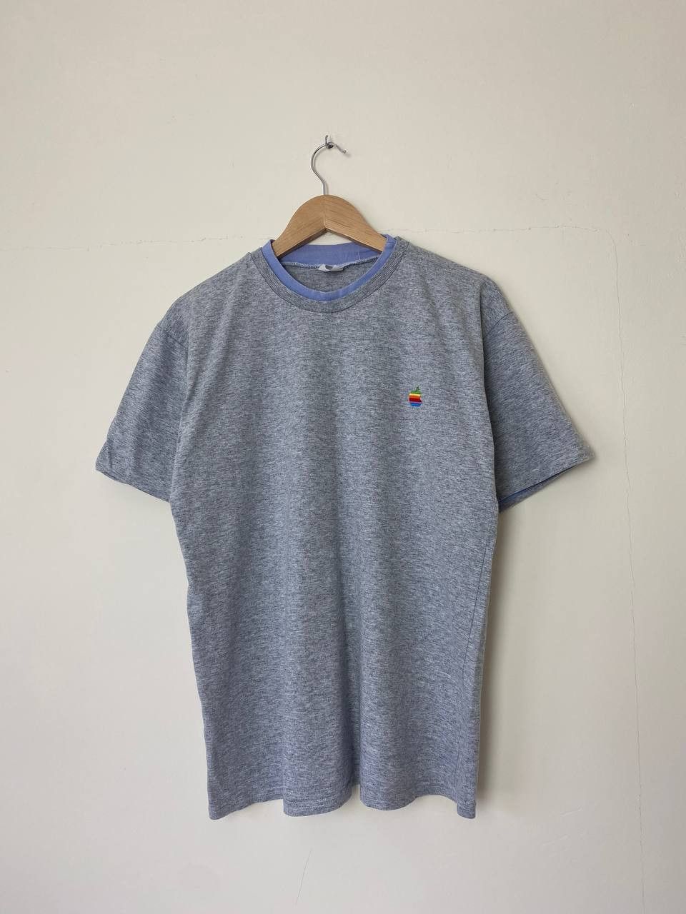 RARE! Vintage Apple Rainbow Embroidered Small Logo T-Shirt