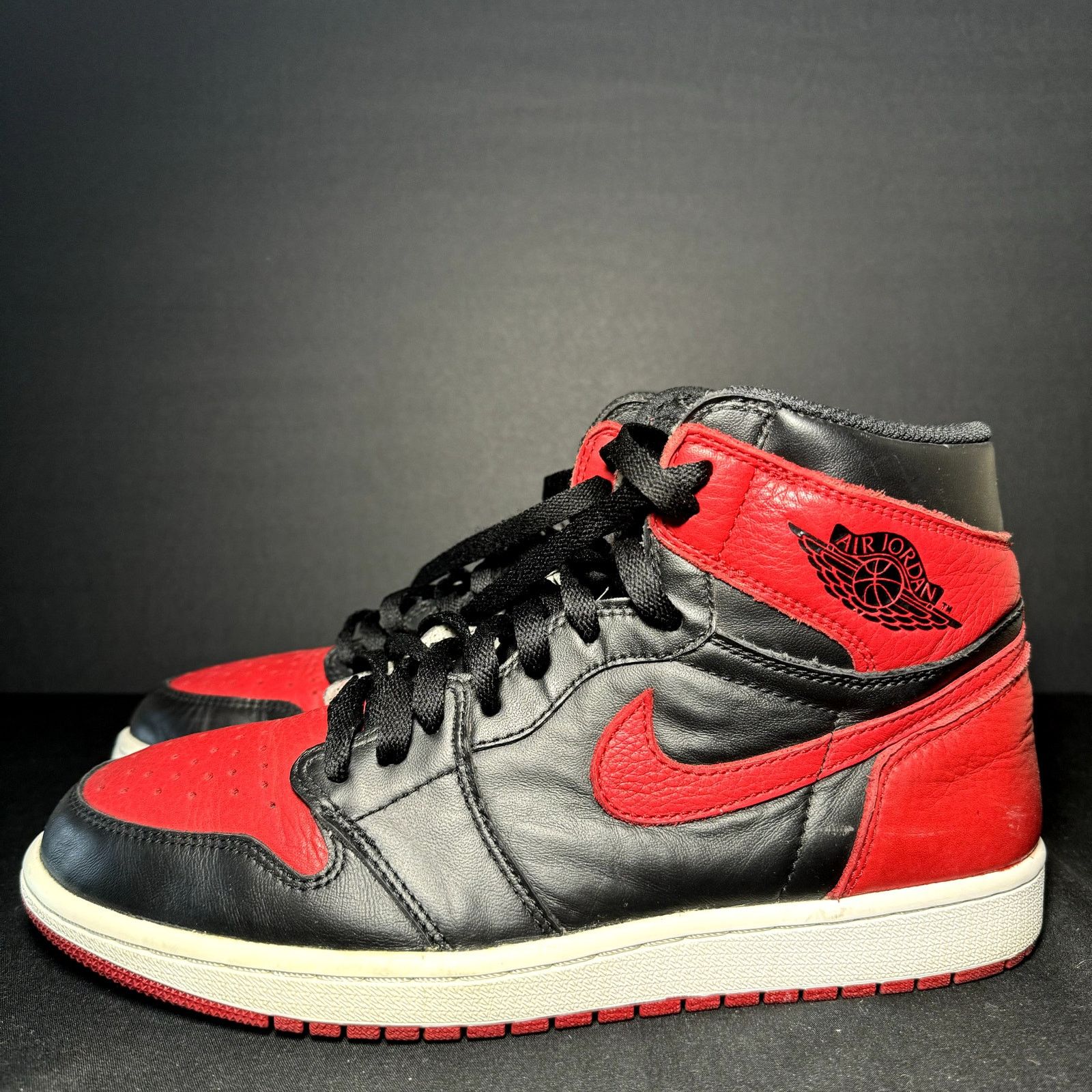 Jordan Brand × Nike Size 10 - Air Jordan 1 Retro High OG Banned 2016 Men's Shoes Size US 10 / EU 43 - 8 Thumbnail