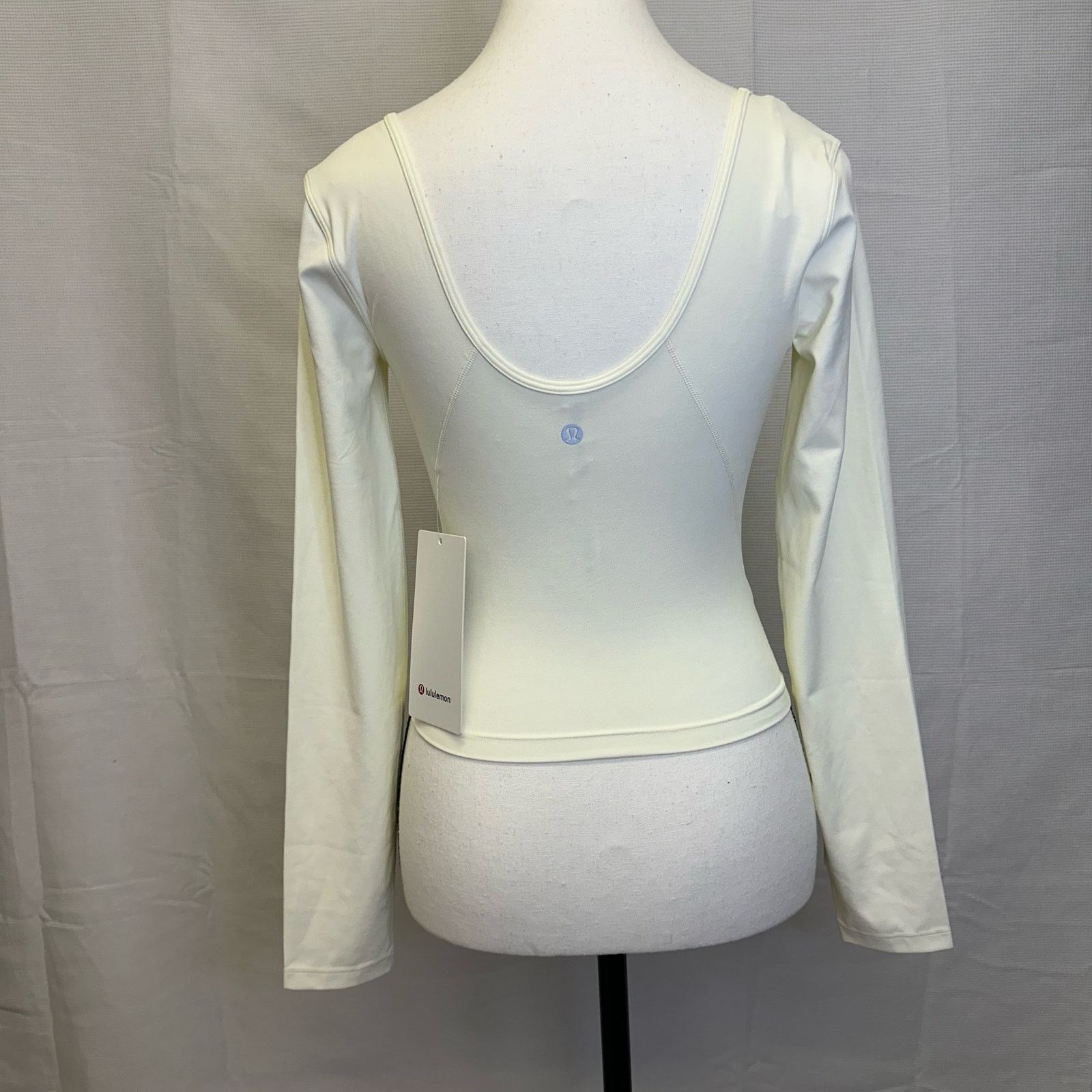 Lululemon Lululemon V-Neck Long Sleeve Crop Top Size 4 NWT Size S / US 4 / IT 40 - 3 Thumbnail