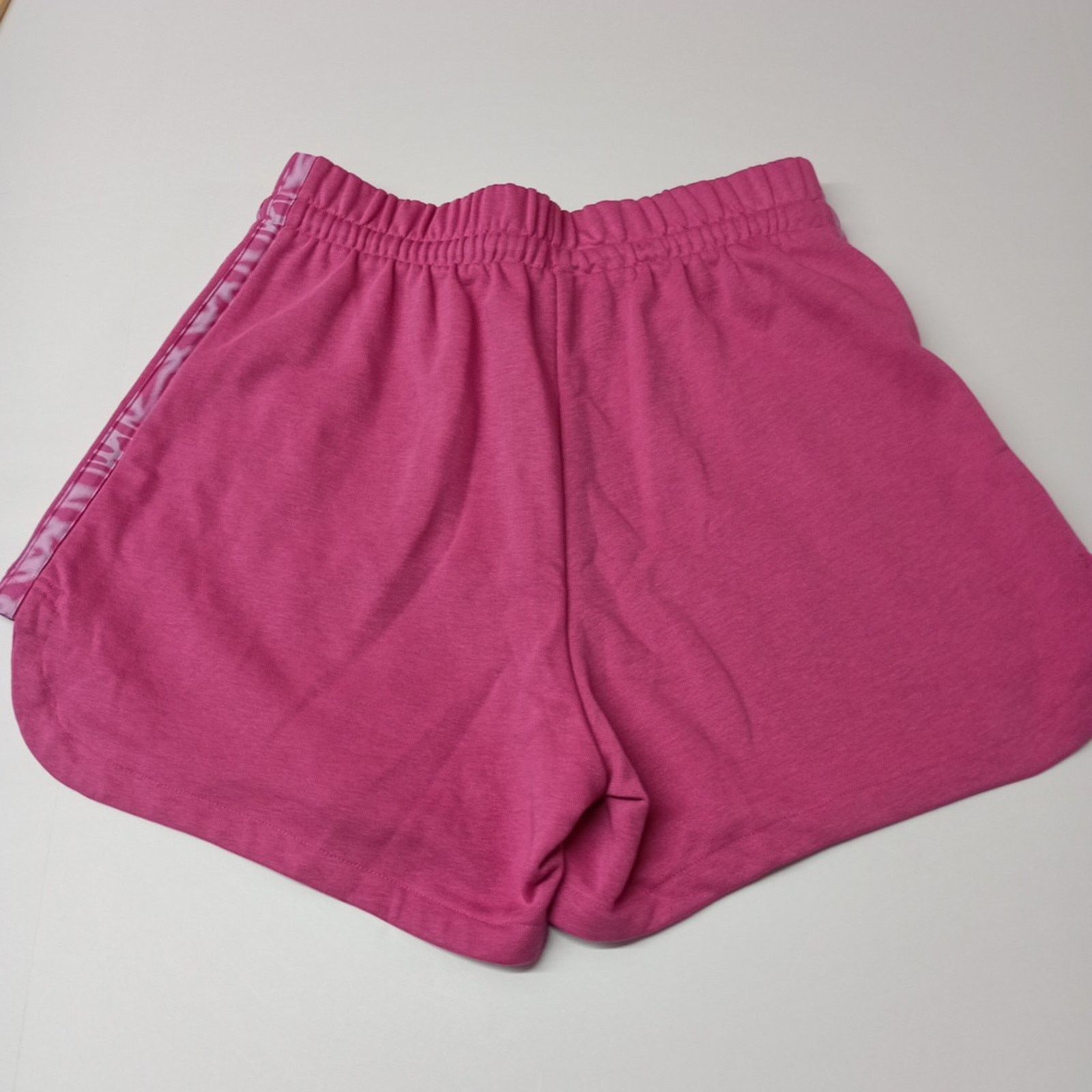 Adidas Adidas 3-Stripes Camouflage-Printed Shorts Women Size M Pink Size 28" / US 6 / IT 42 - 7 Thumbnail