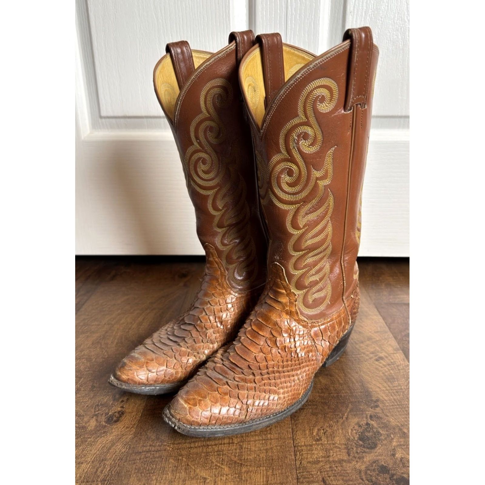 Tony Lama VINTAGE Tony Lama 8113 Exotic Python Brown Label Men's Size 8.5D Cowboy Boots - READ Size US 9 / EU 42 - 2 Thumbnail