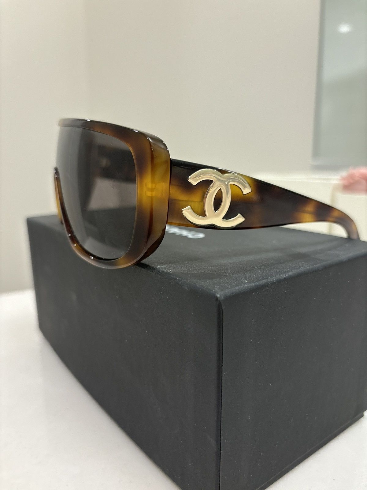 Chanel Chanel tortoise shell sunglasses Size ONE SIZE - 2 Thumbnail