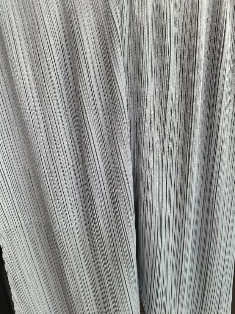 Issey Miyake Issey Miyake size:3 Grey pleated irregular-shaped pants Size 22" - 3 Thumbnail