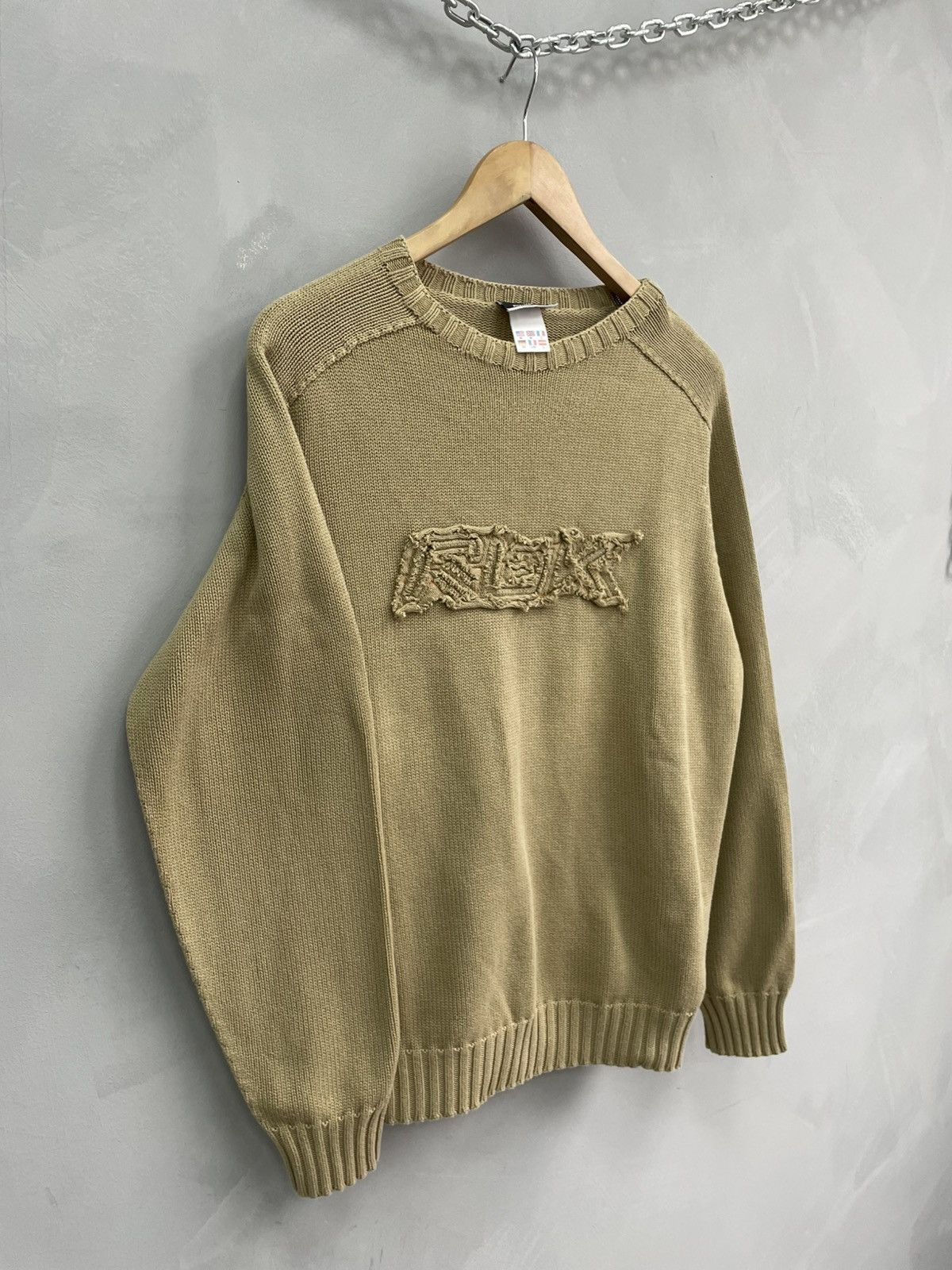 Reebok Retro reebok central logo sweater sweatshirt y2k Size US L / EU 52-54 / 3 - 6 Thumbnail