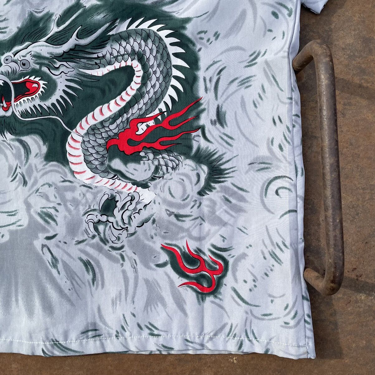 Japanese Brand × Vintage Vintage Shirts Dragon Green Size S Streetwear 90s Y2K Size US S / EU 44-46 / 1 - 10 Thumbnail