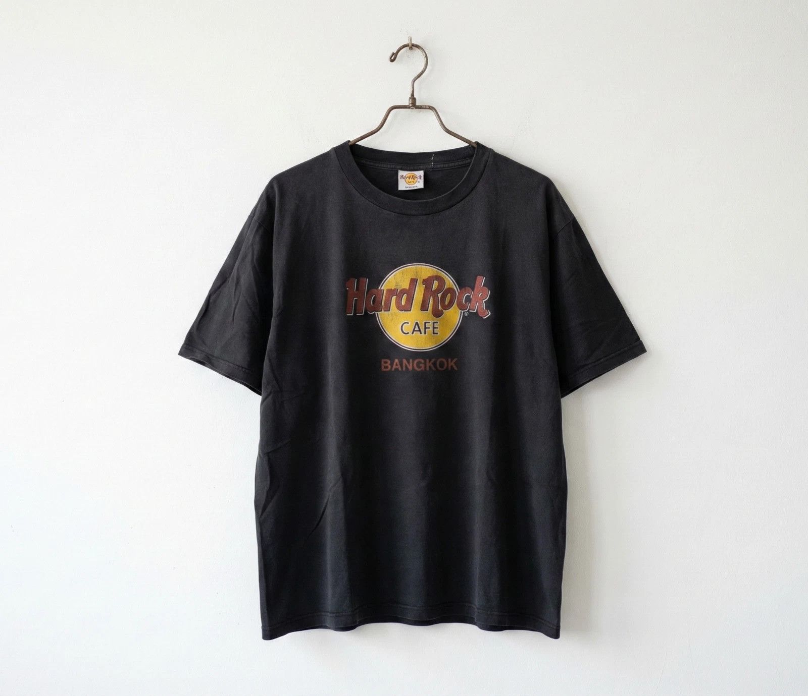 Hard Rock Cafe Hard Rock Cafe Bangkok Vintage Tee Big Logo Men 2XL 90s Size US XXL / EU 58 / 5 - 1 Thumbnail