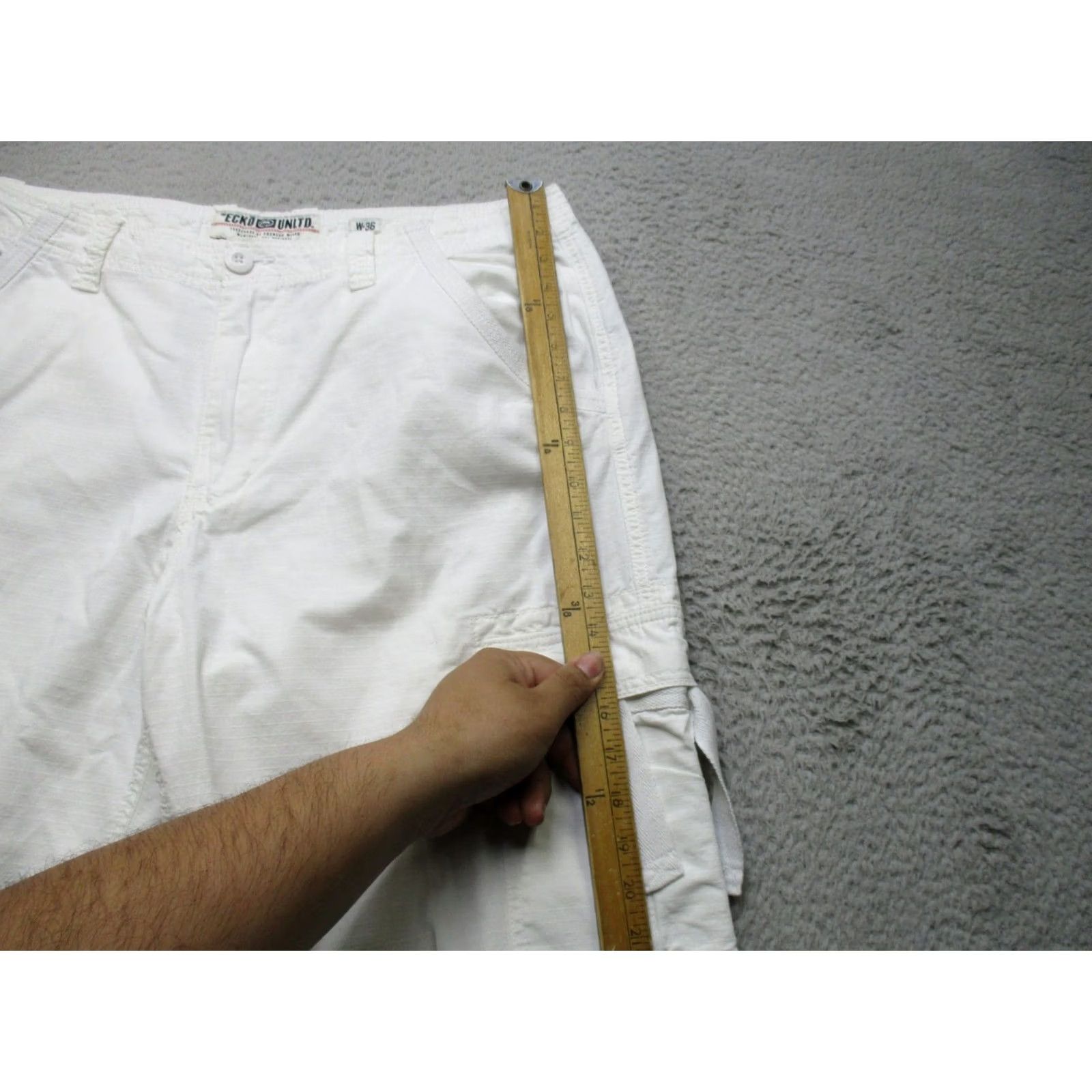 Ecko Unltd. Ecko Unltd. Cargo Shorts Mens 36 White Relaxed Drawstring Hem Utility Baggy Y2K Size US 36 / EU 52 - 4 Thumbnail