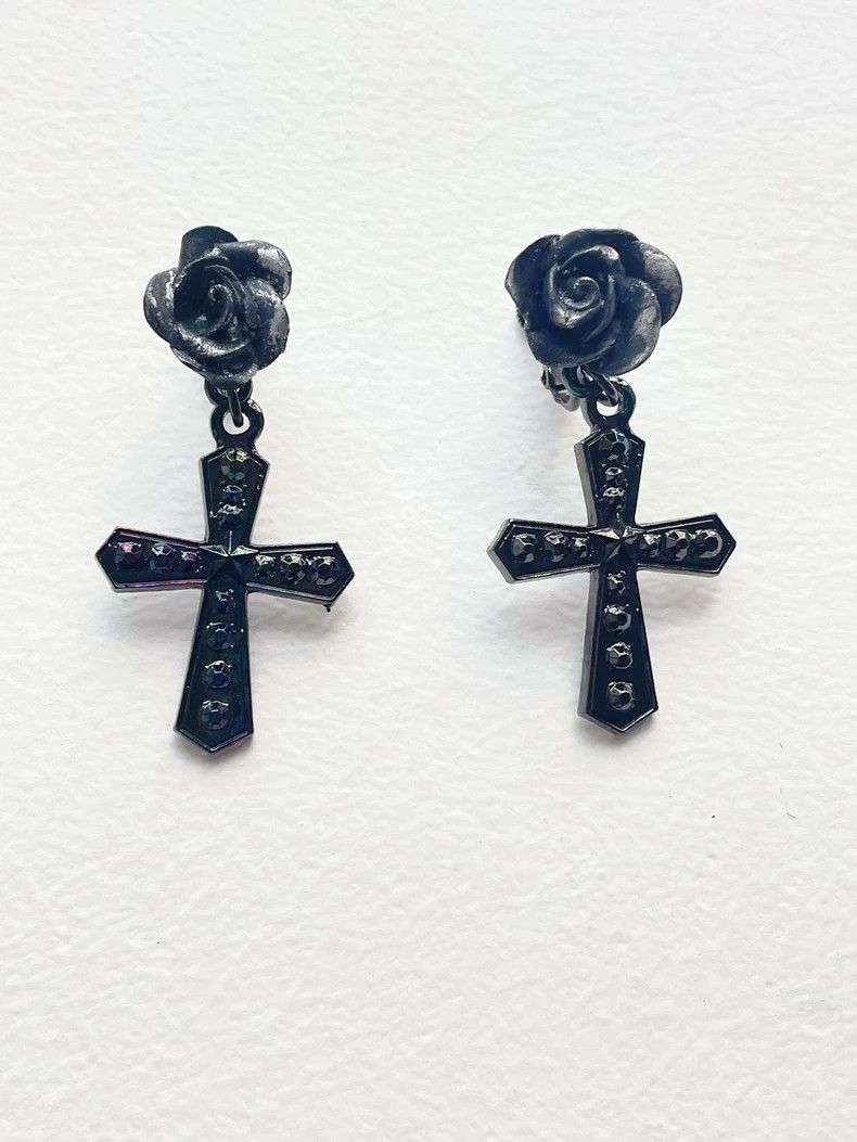 Jean Paul Gaultier Jean Paul Gaultier Making an Old Rose Cross Necklace 2504-N Size ONE SIZE - 7 Thumbnail