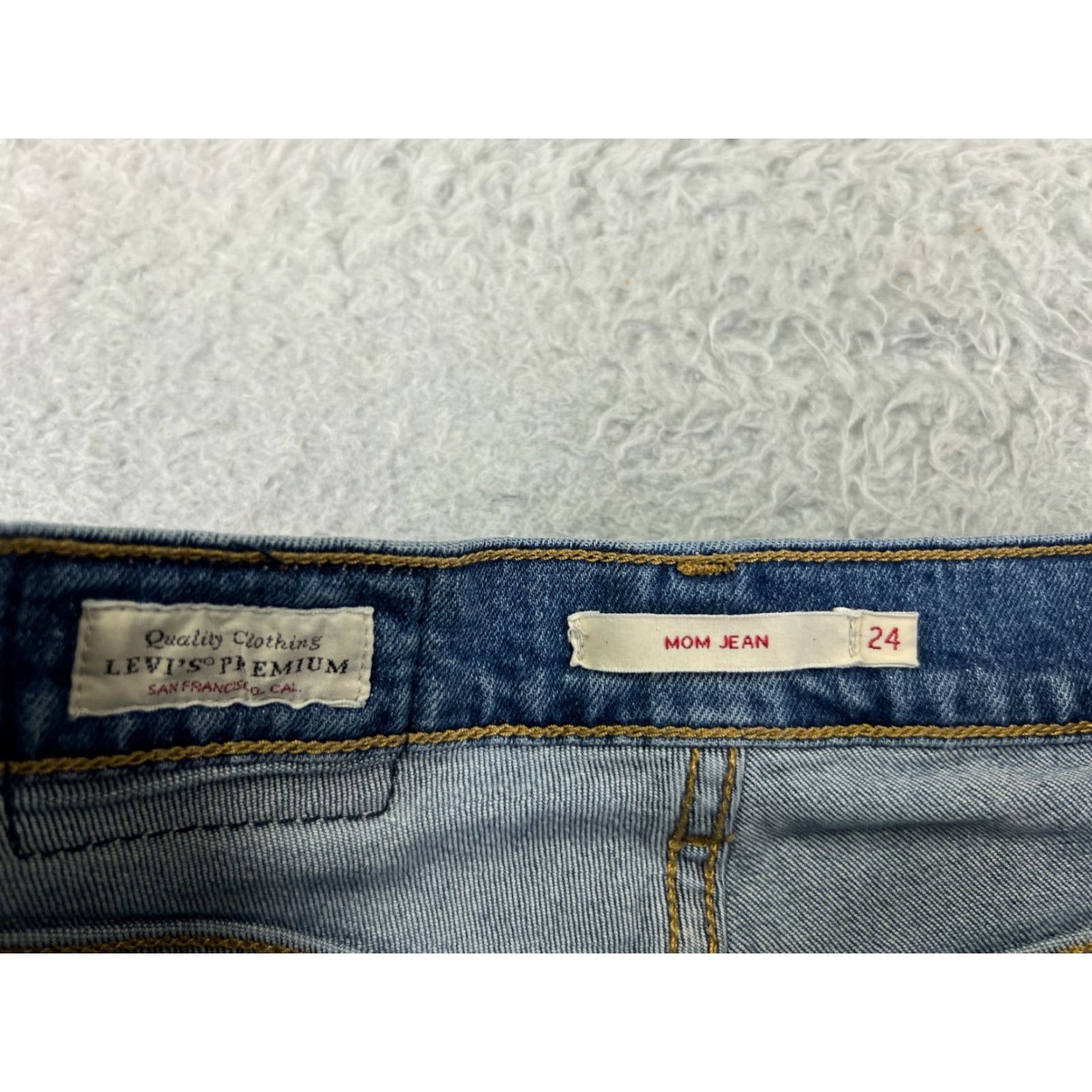 Levi's VINTAGE Levi's Jeans Woman 24 Blue Denim Big E Mom Jean Tapered Zip Fly 22x24 Size 42" / US 20 - 6 Thumbnail