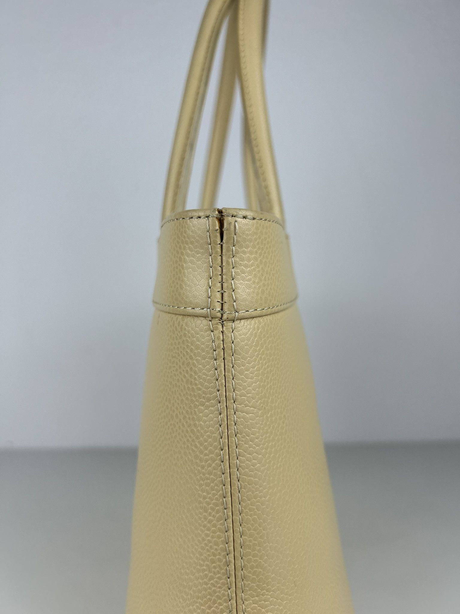 Chanel 2004-2005 Chanel coco mark caviar open tote bag in buttery Size ONE SIZE - 8 Thumbnail