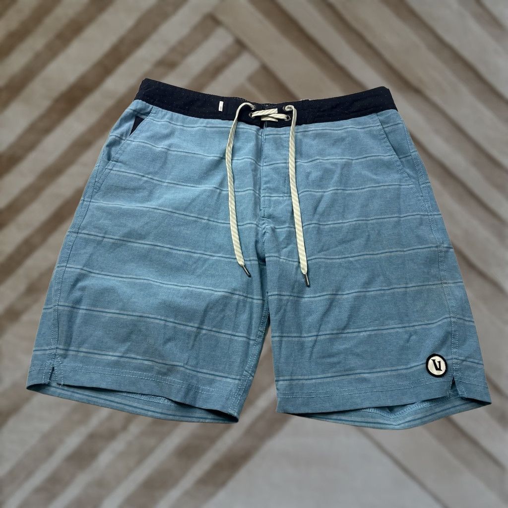 Vuori Vuori Shorts Mens 32 V Cycle Board Shorts Drawstring Casual Striped Blue Swim Size US 32 / EU 48 - 1 Thumbnail