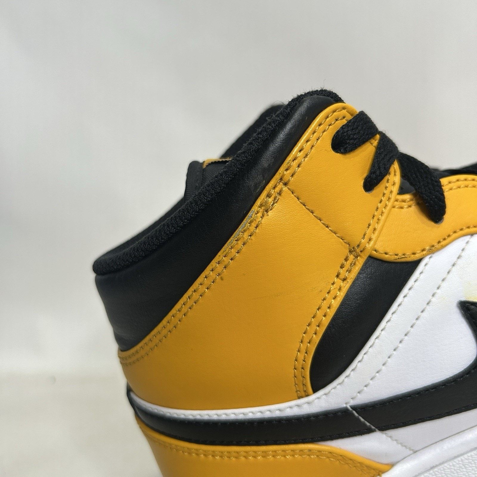 Jordan Brand Nike Air Jordan 1 Mid “Taxi/Yellow Black” Size US 10 / EU 43 - 9 Thumbnail