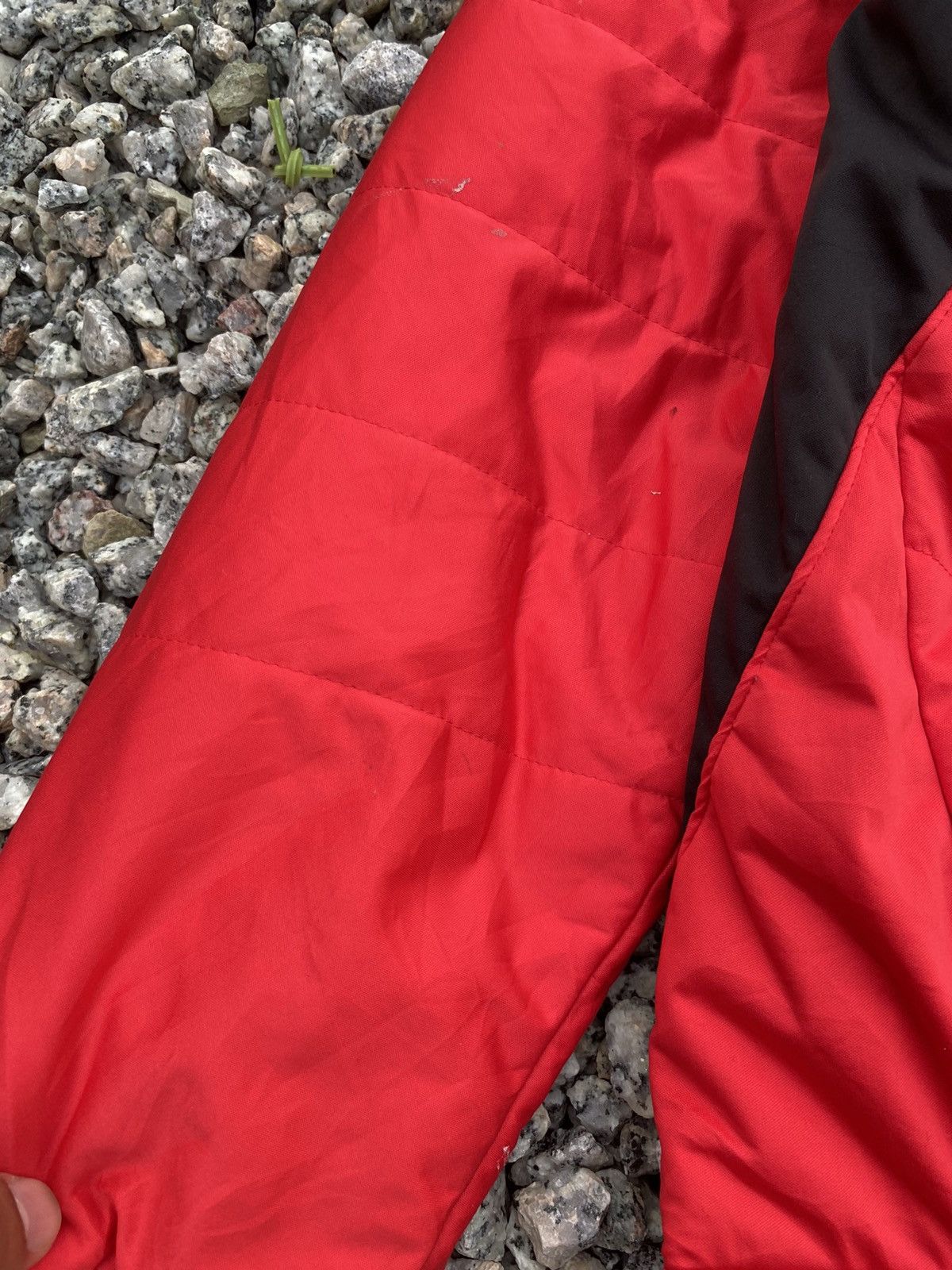 Vintage Vintage Burtle Full Zipper Puffer Jacket Red Size US L / EU 52-54 / 3 - 12 Thumbnail