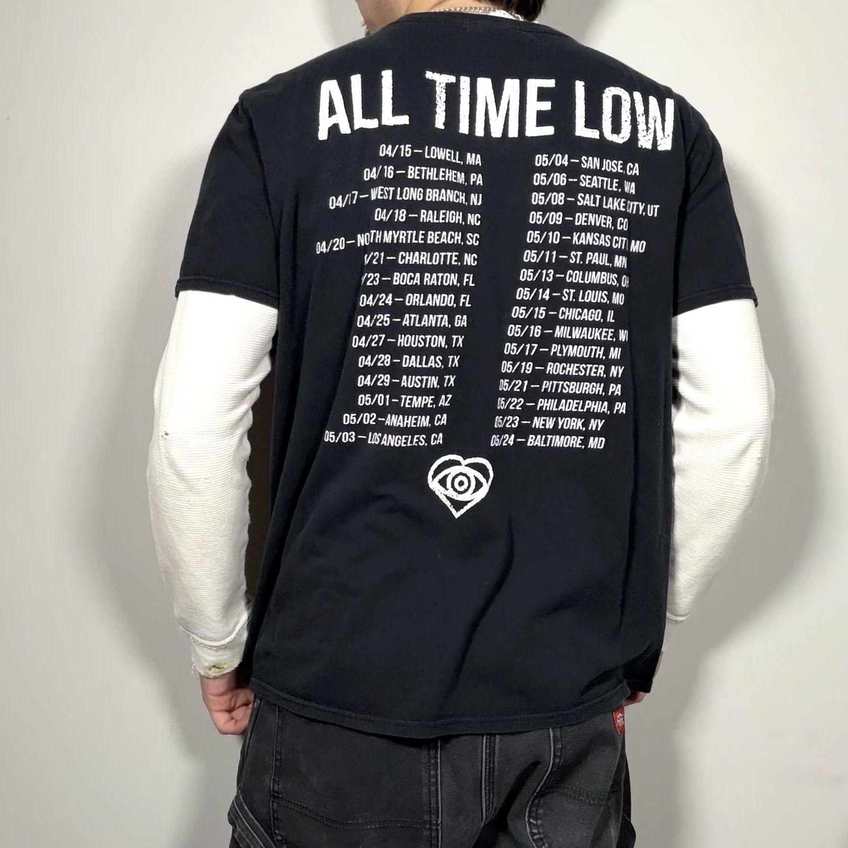 Gildan Y2K Emo Band Tee All Time Low Shirt Mens Large Black Graphic T-Shirt Size US L / EU 52-54 / 3 - 2 Thumbnail
