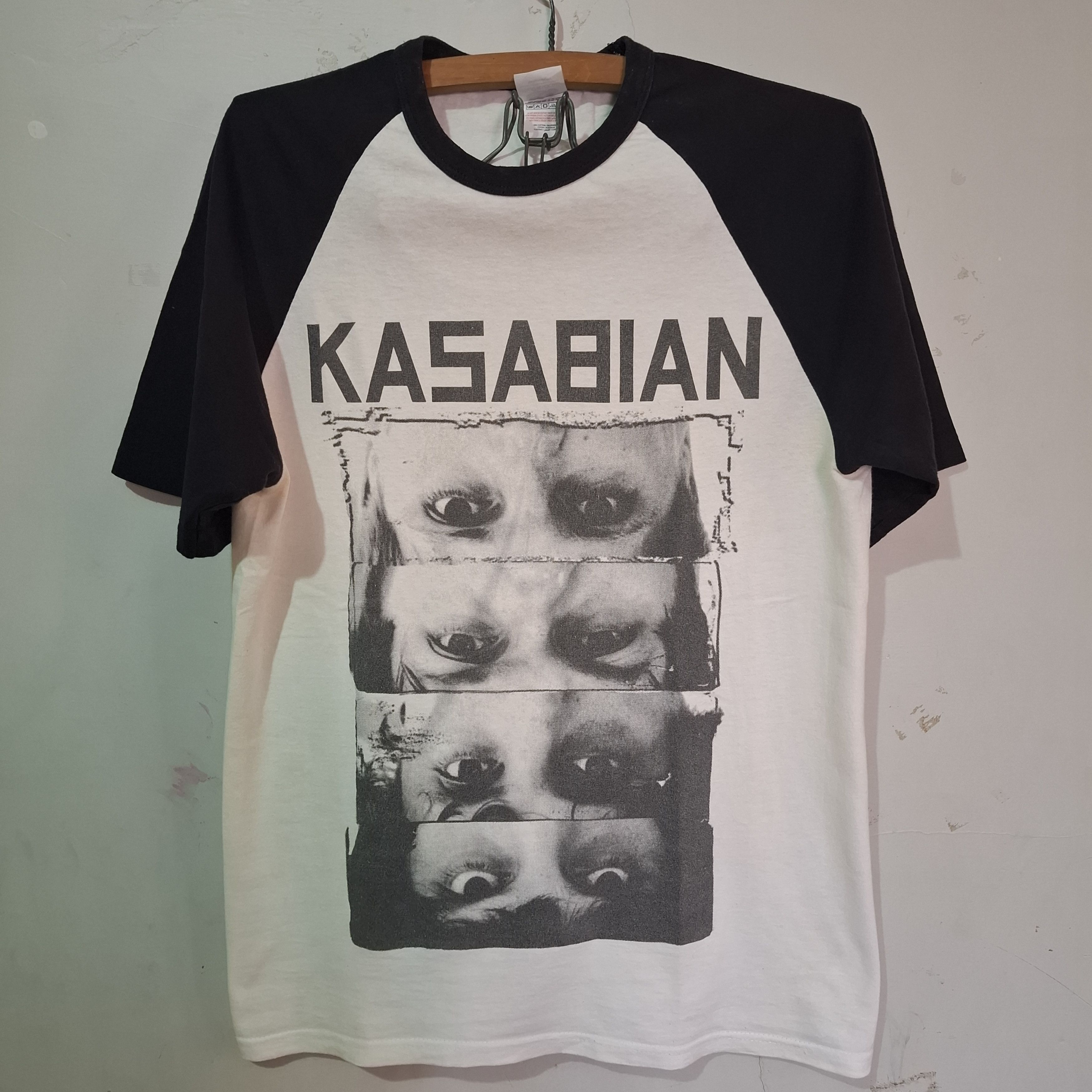 Band Tees Kasabian Tour 2014 Size US M / EU 48-50 / 2 - 1 Thumbnail