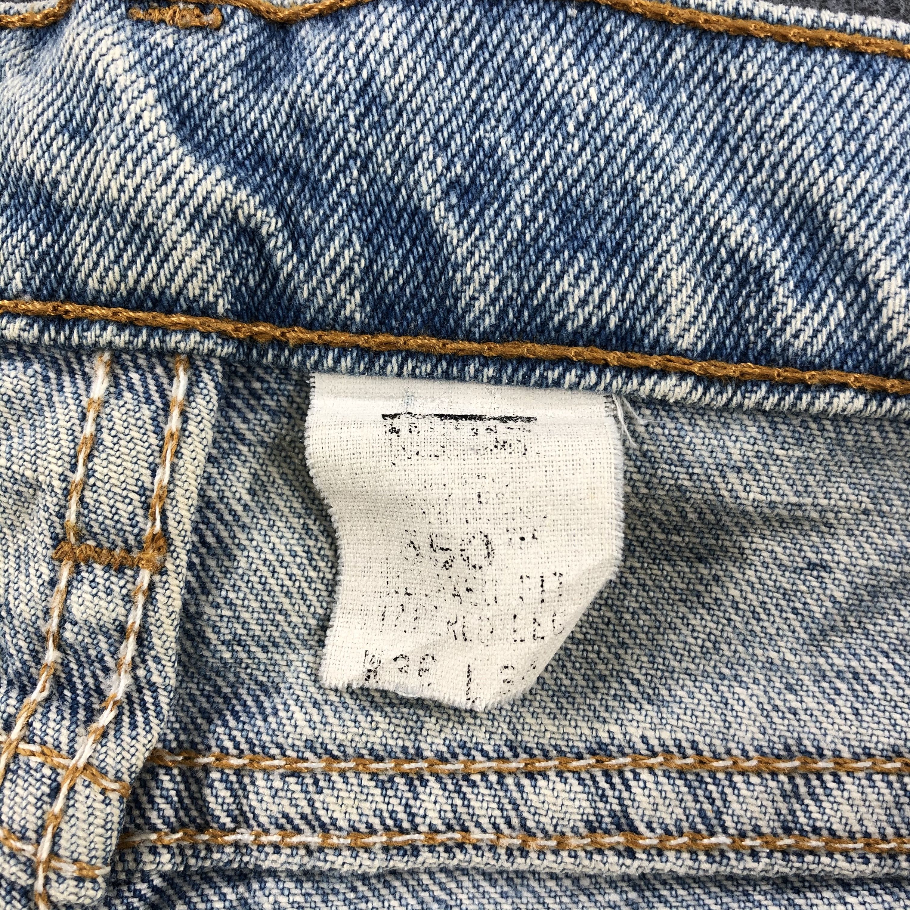 Levi's Vintage 90s Light Wash Levis 550 Jeans-JM1027 Size US 36 / EU 52 - 9 Thumbnail
